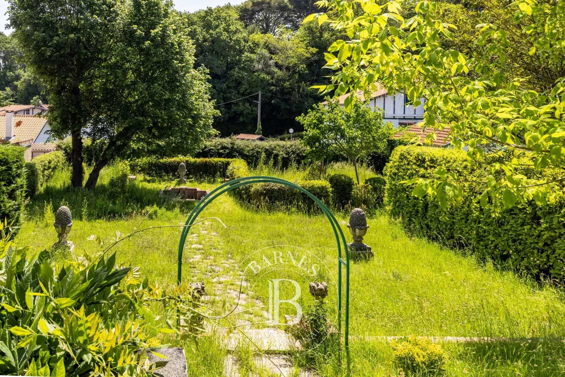 Biarritz  - Maison 7 Pi&egrave;ces 4 Chambres