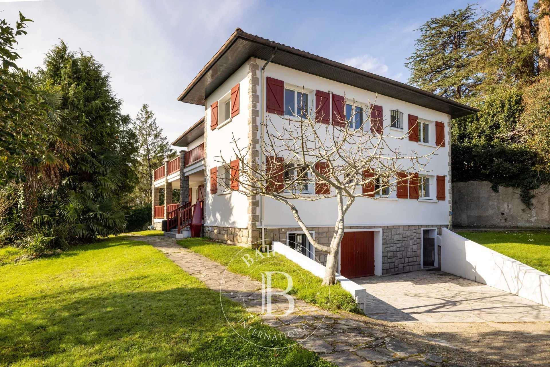Ciboure  - Maison 9 Pi&egrave;ces 8 Chambres