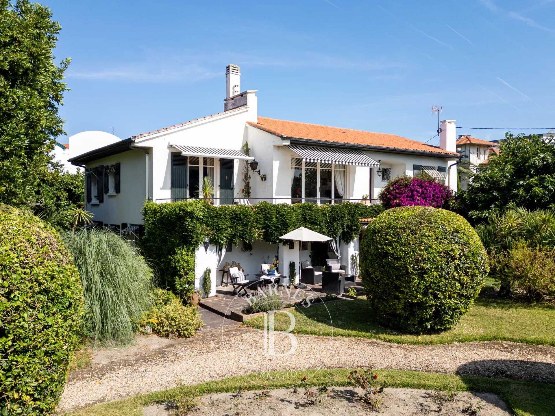 Anglet  - Maison 10 Pi&egrave;ces 5 Chambres