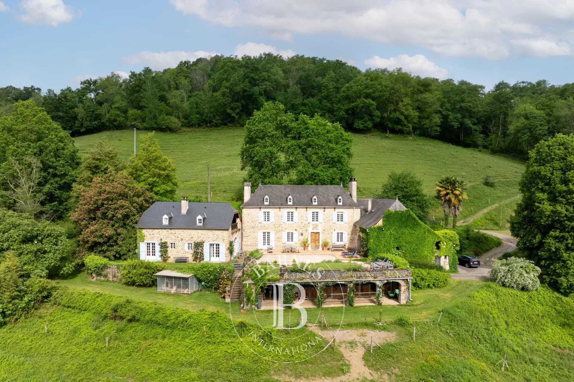 Pau  - Propriété 10 Pi&egrave;ces 5 Chambres