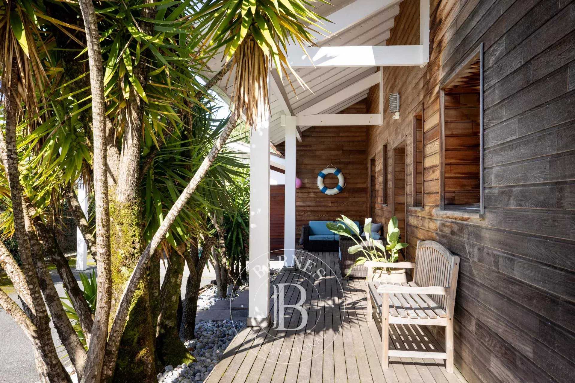 Anglet  - Maison 7 Pi&egrave;ces 5 Chambres