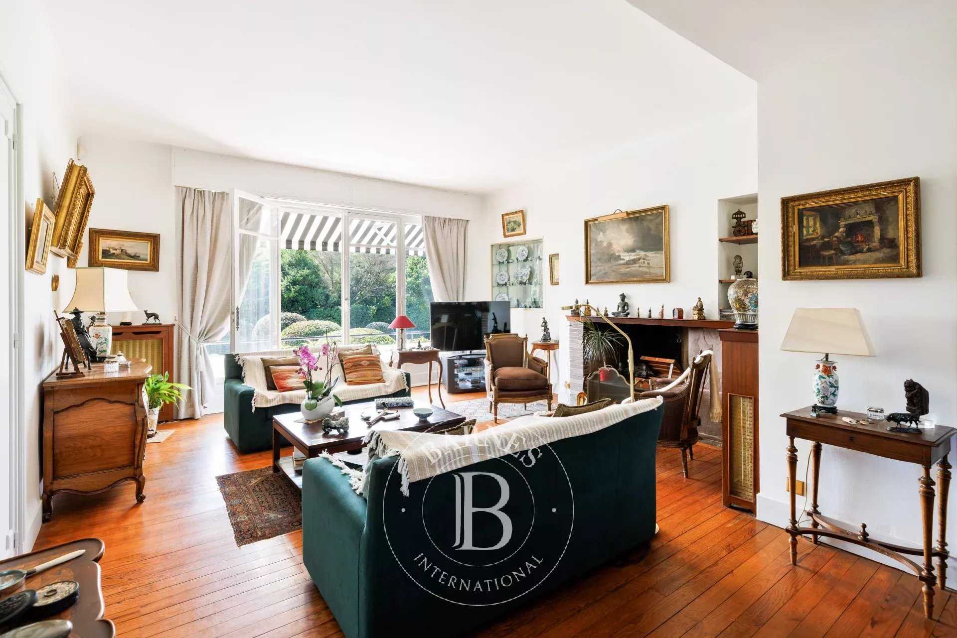 Anglet  - Maison 10 Pi&egrave;ces 5 Chambres