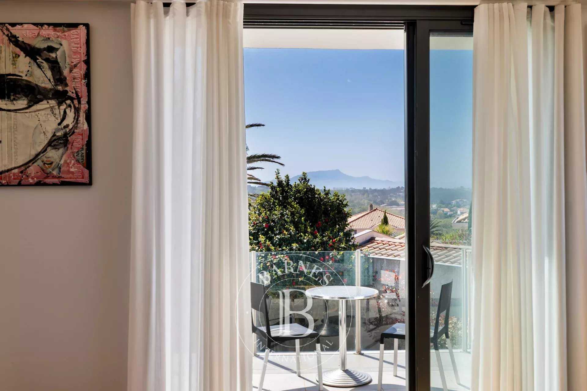 Biarritz  - Maison 6 Pi&egrave;ces 4 Chambres