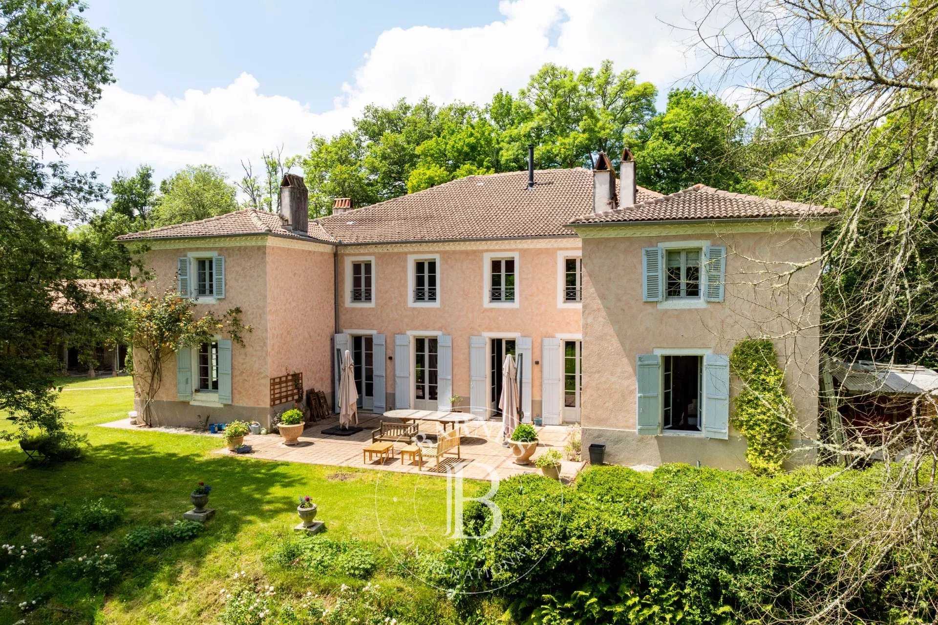 Morcenx-la-Nouvelle  - Manoir 20 Pi&egrave;ces