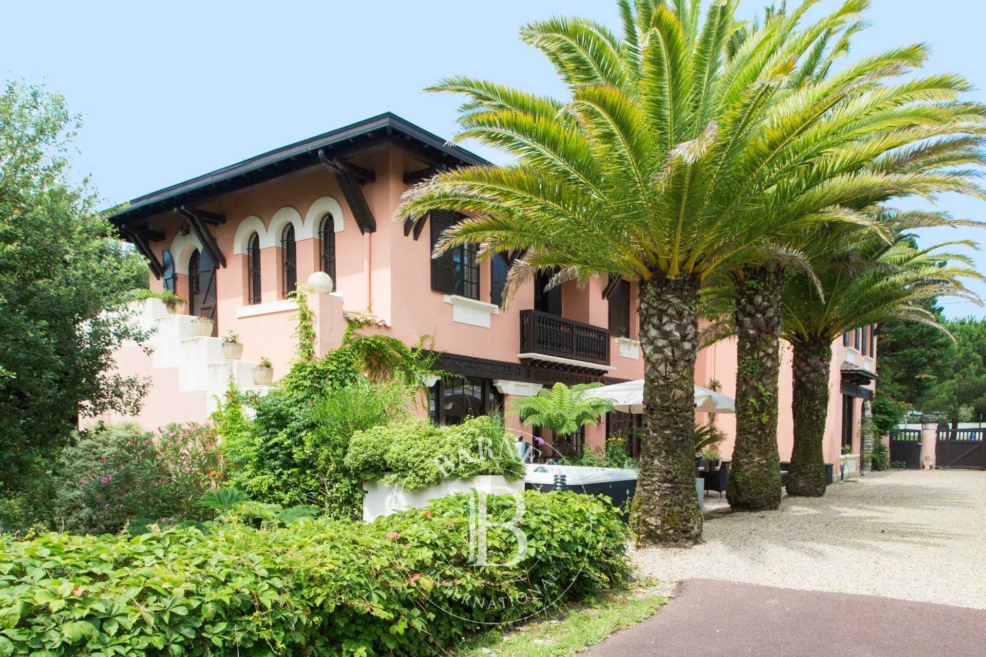 Anglet  - Maison 10 Pi&egrave;ces 7 Chambres