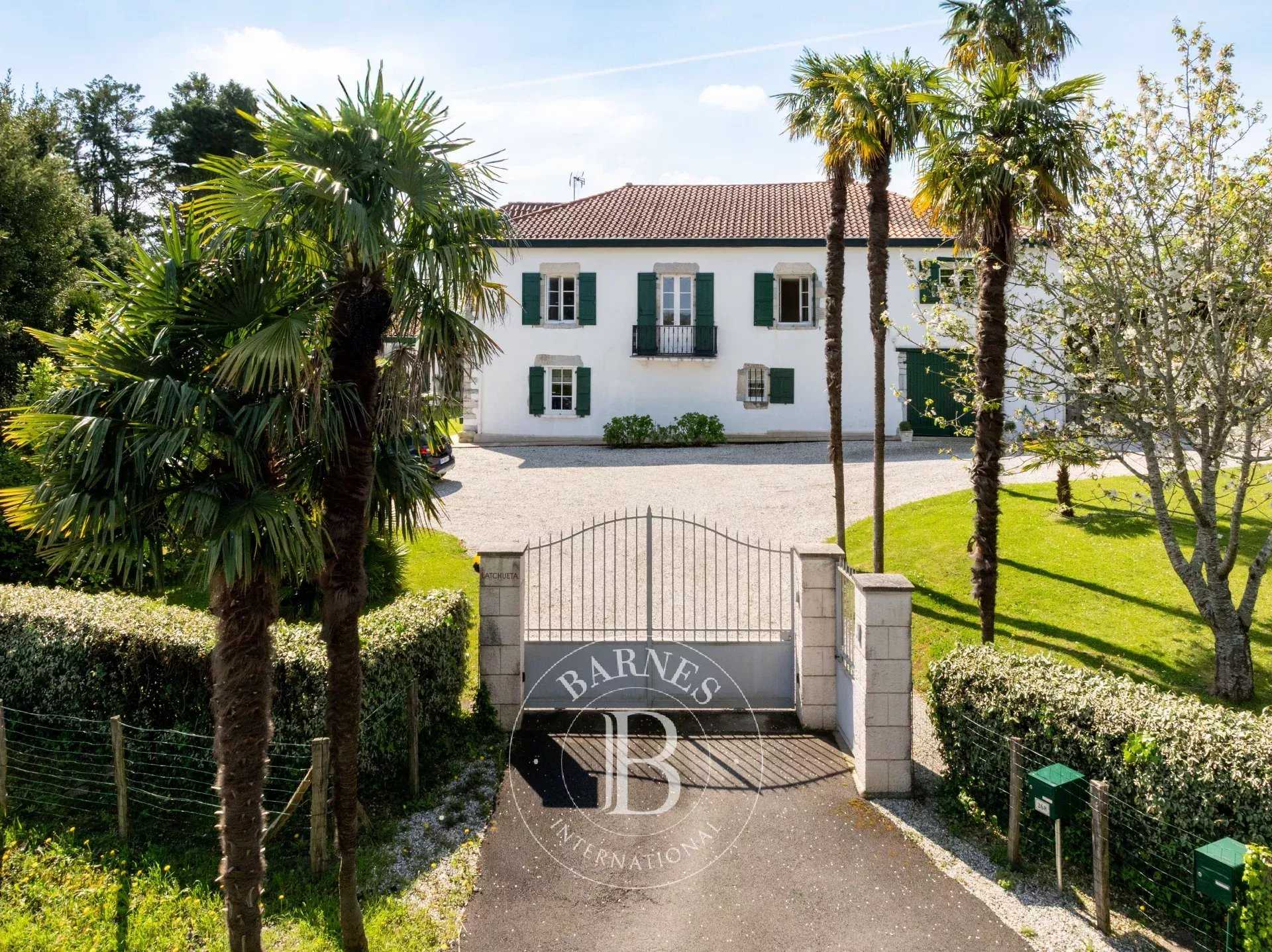 Mouguerre  - Maison 8 Pi&egrave;ces 5 Chambres