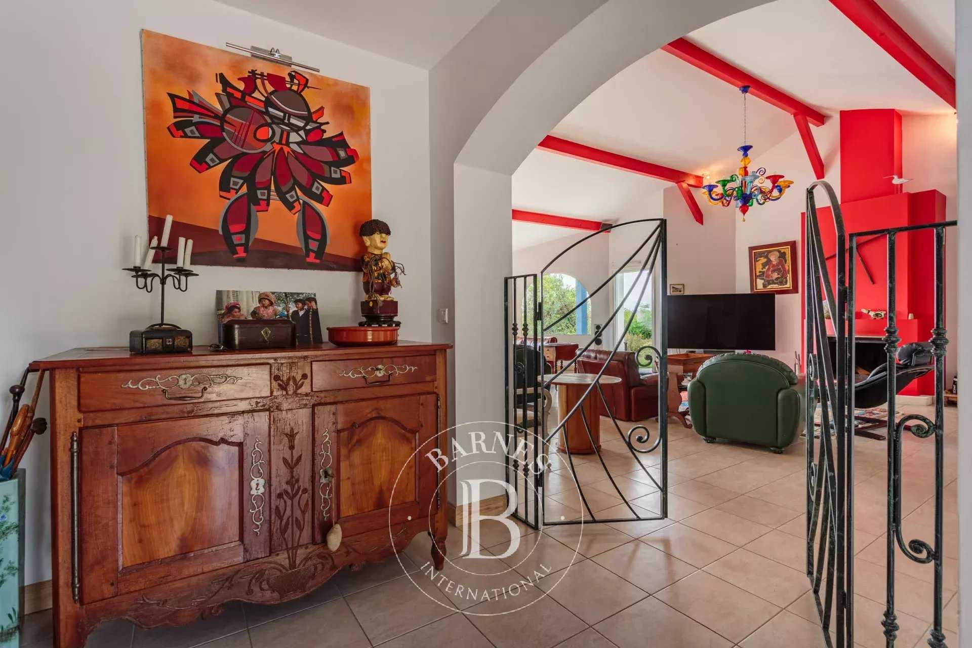 Arbonne  - Maison 7 Pièces 3 Chambres