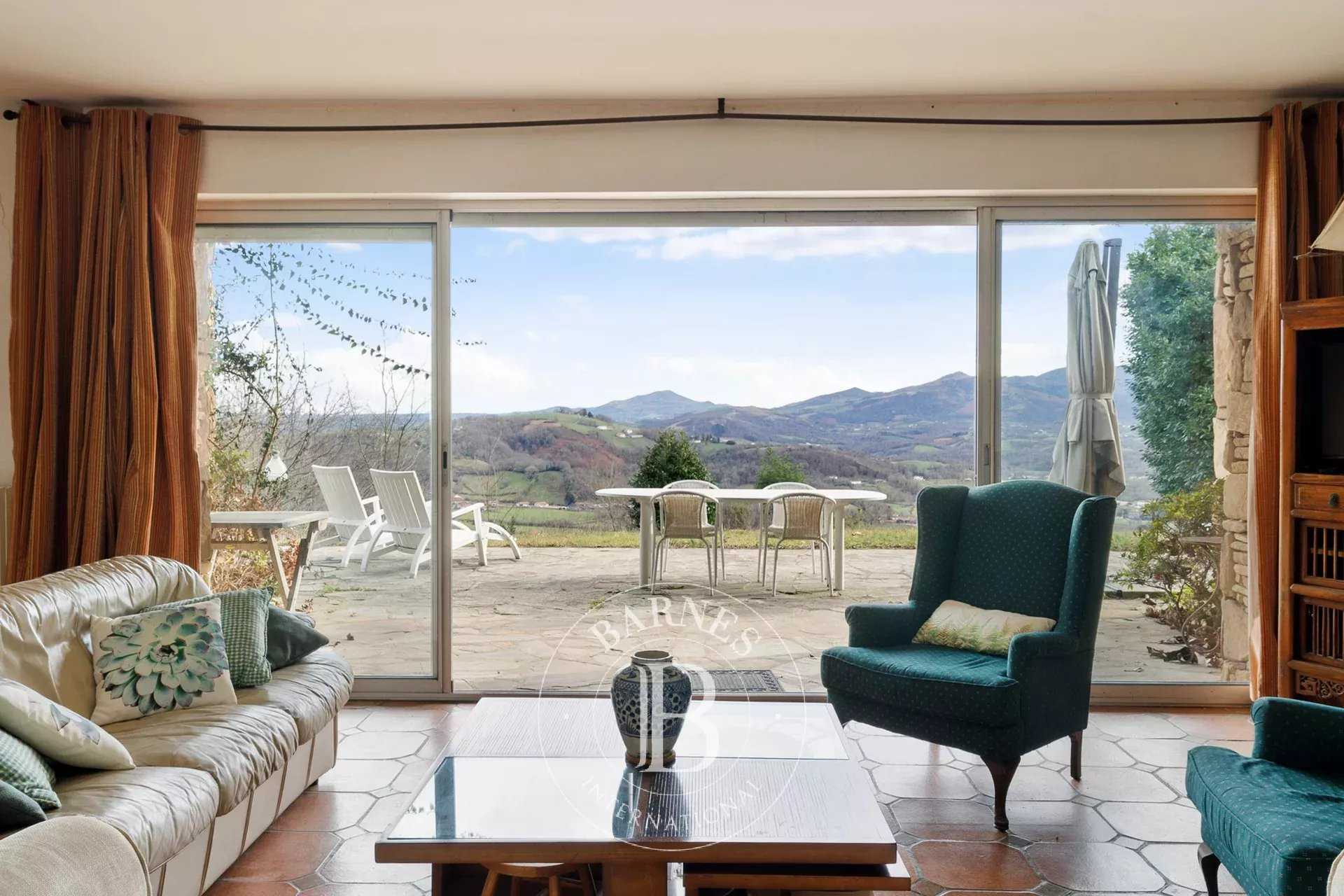 Sare  - Maison 7 Pi&egrave;ces 5 Chambres