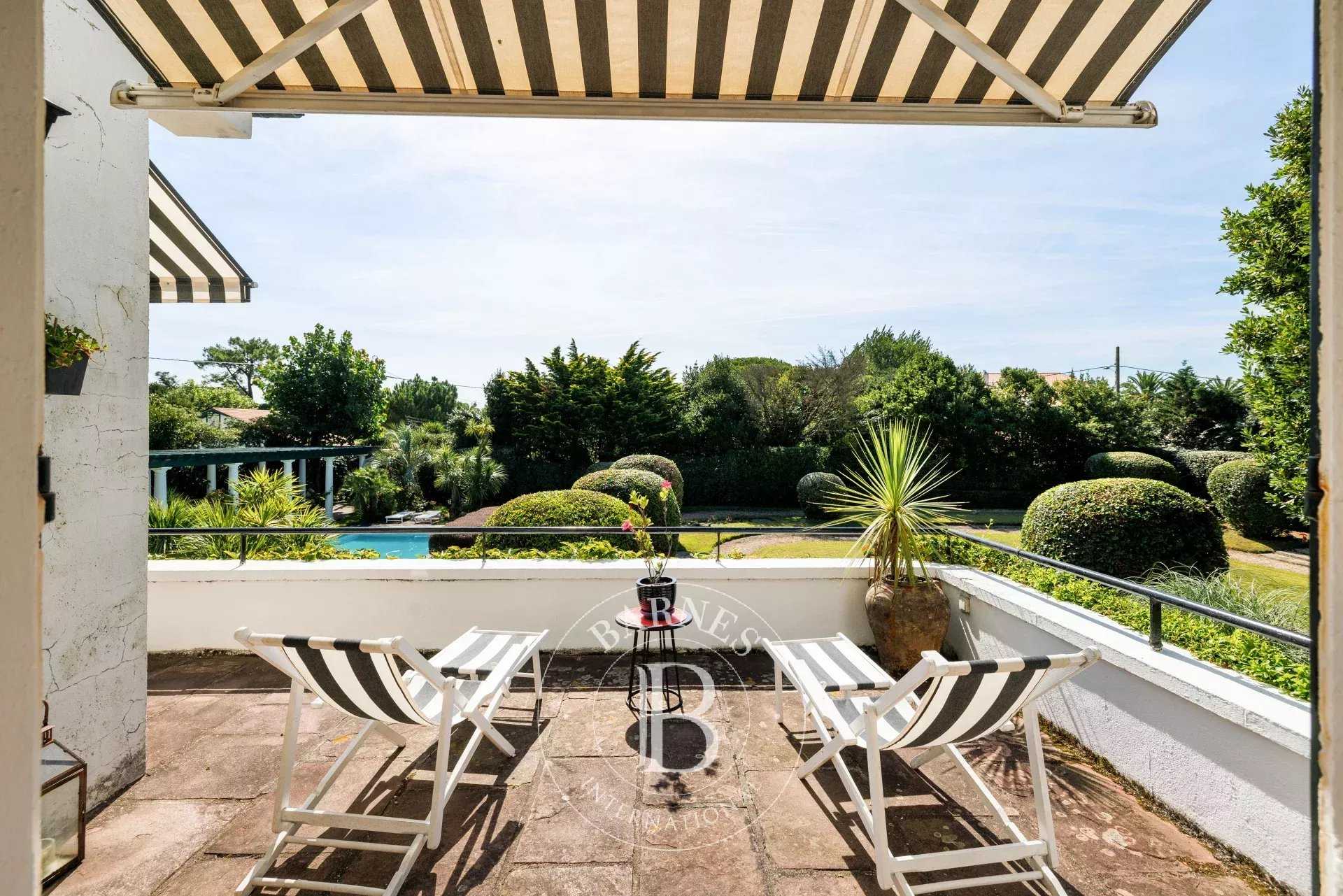 Anglet  - Maison 10 Pi&egrave;ces 5 Chambres