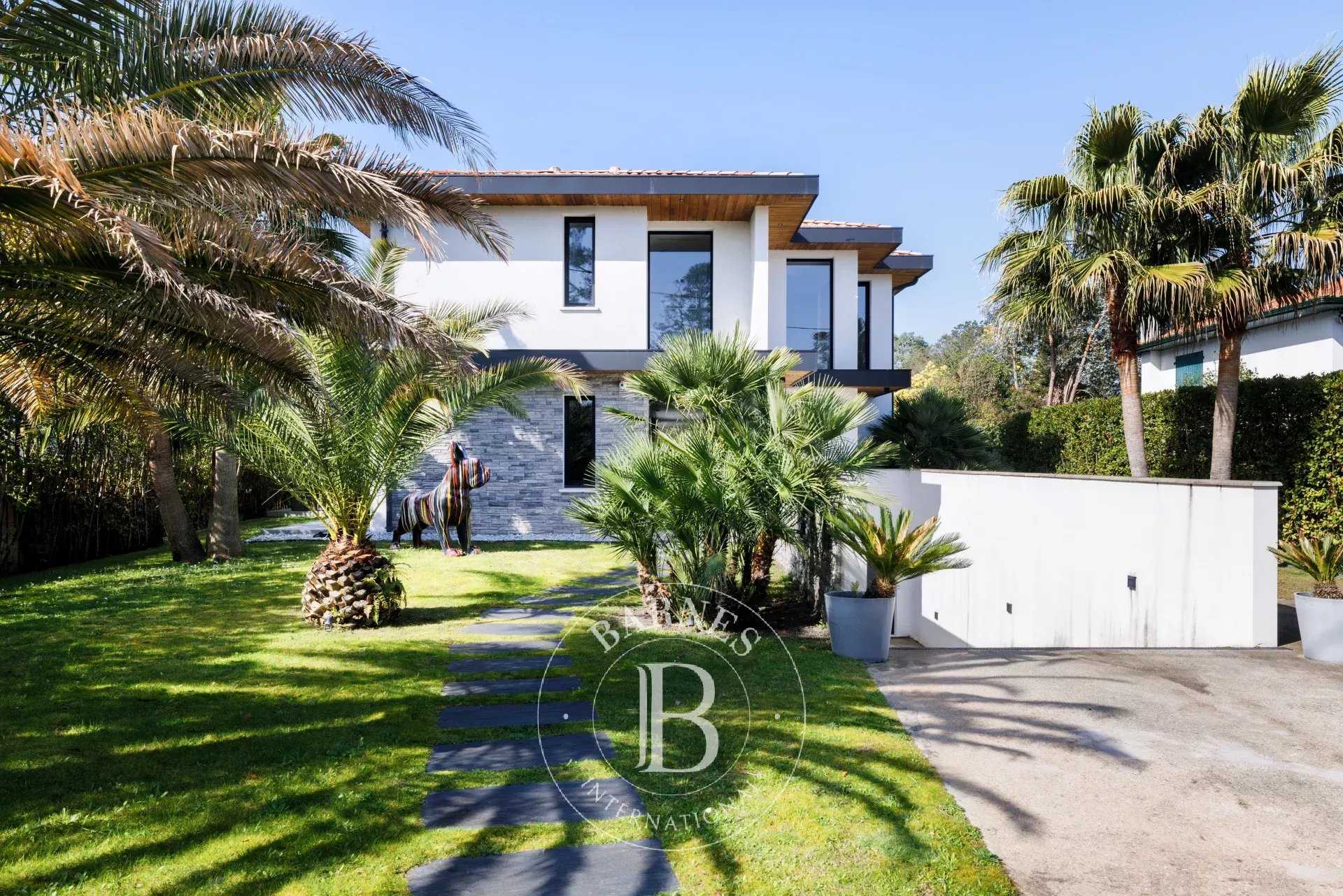 Anglet  - Maison 7 Pi&egrave;ces 3 Chambres