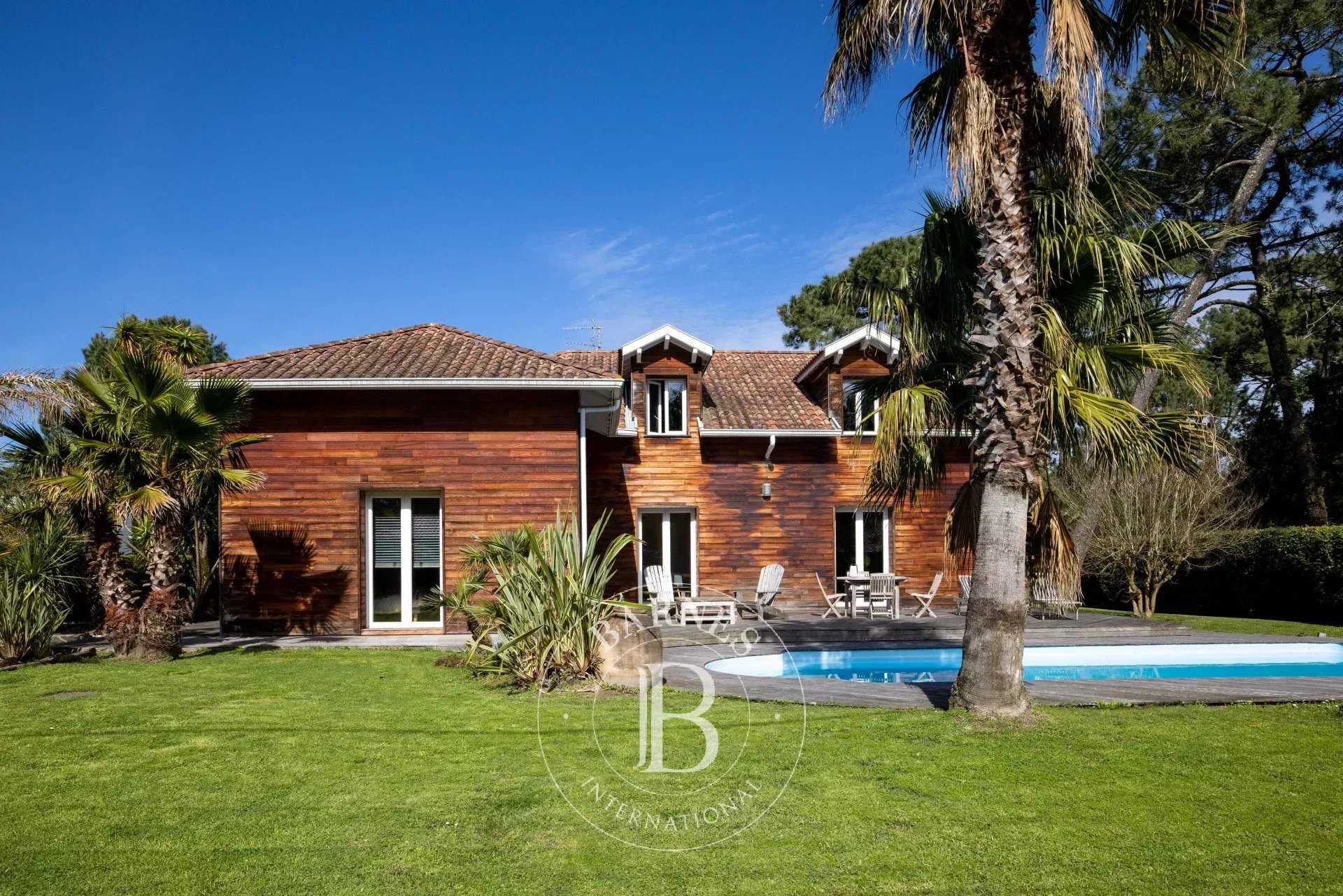 Anglet  - Maison 7 Pi&egrave;ces 5 Chambres