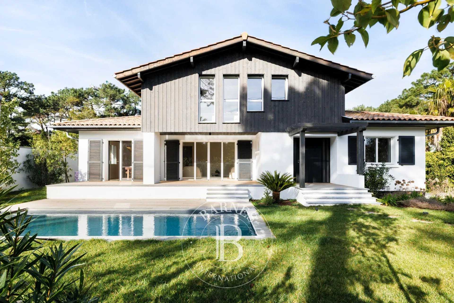 Anglet  - Maison 7 Pi&egrave;ces 4 Chambres