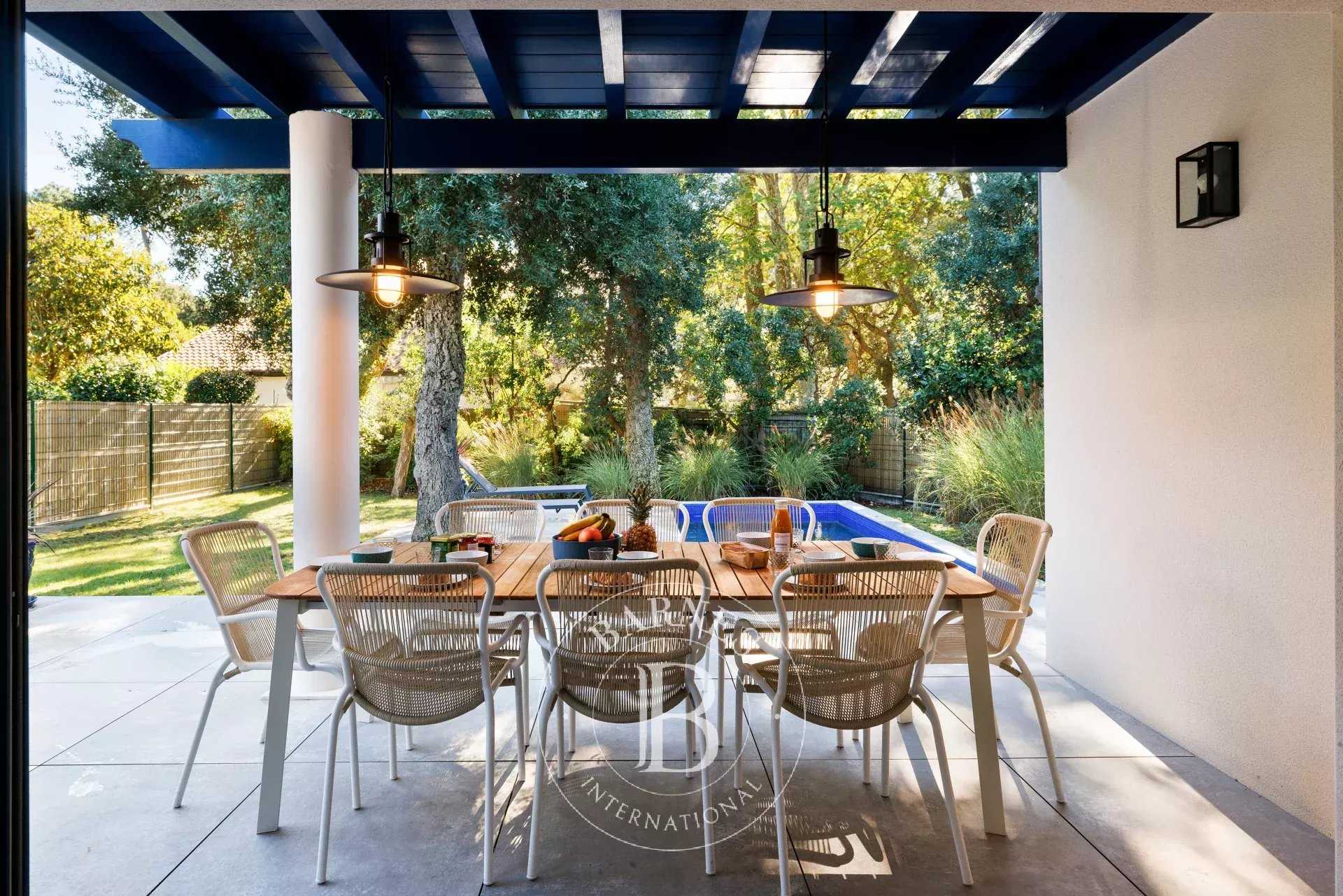 MAJORELLE - Charming villa just steps from Hossegor's town centre and lake, with a heated pool picture 20