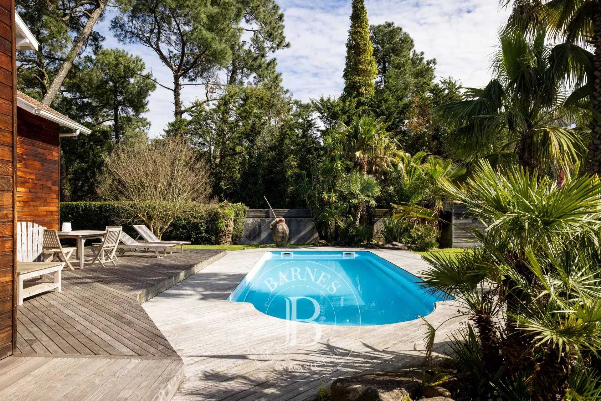 Anglet  - Maison 7 Pi&egrave;ces 5 Chambres