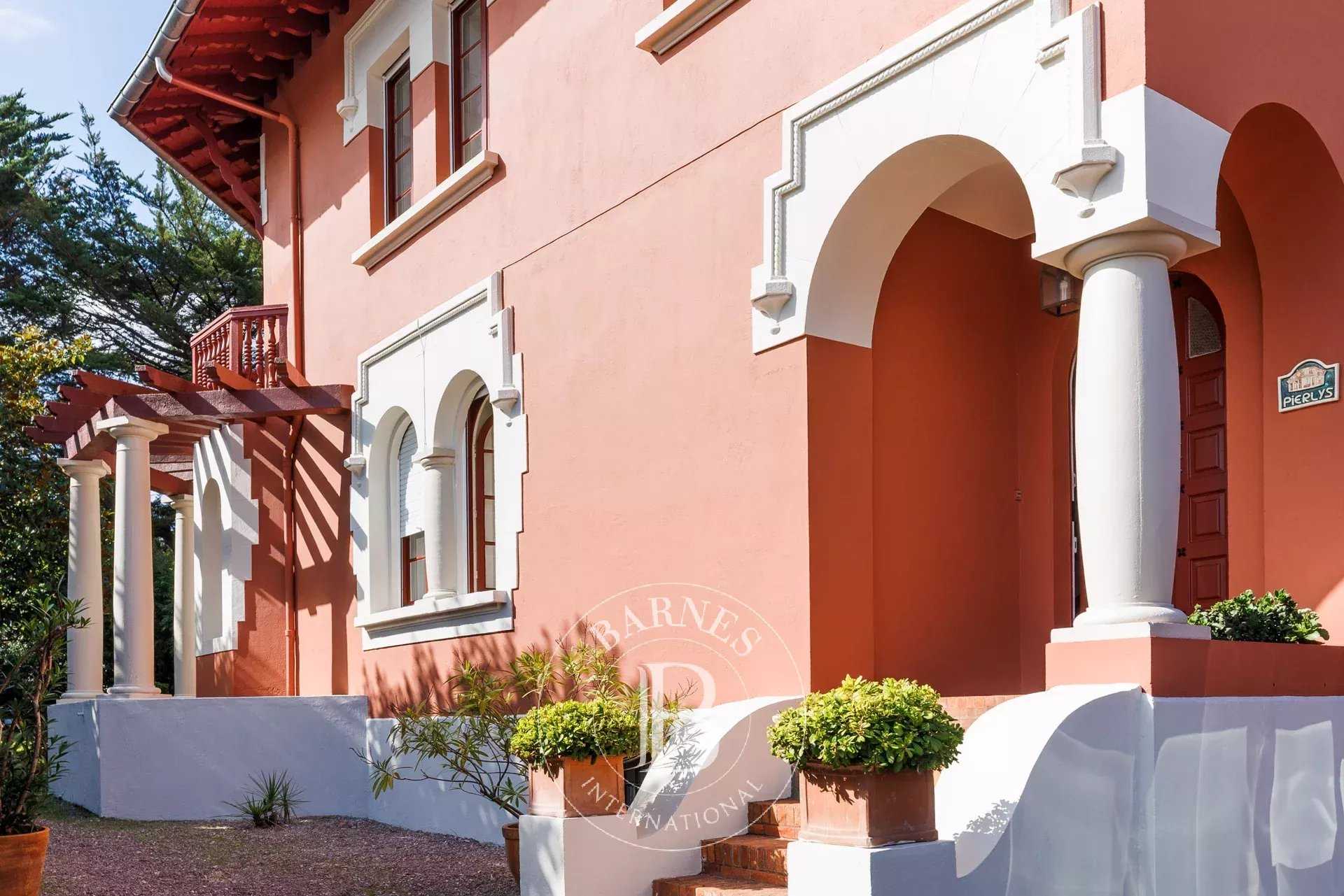 Biarritz  - Maison 7 Pi&egrave;ces 4 Chambres