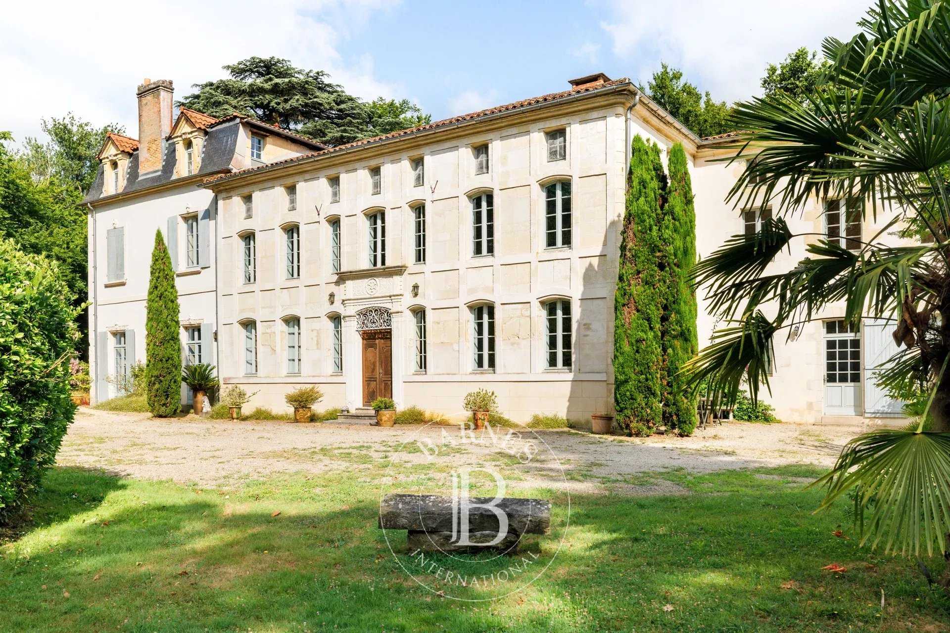 Dax  - Castillo 19 Cuartos 7 Habitaciones