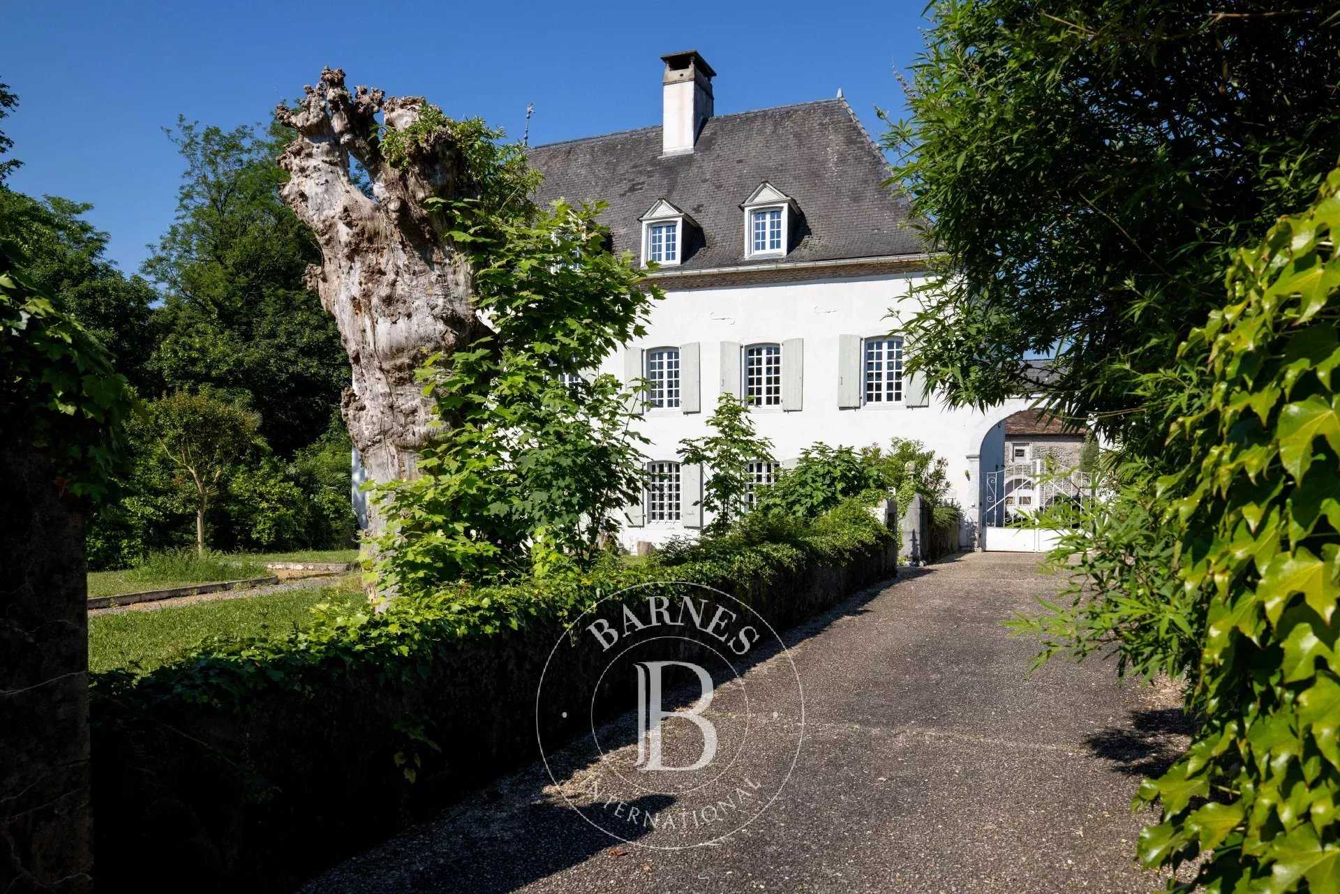 Sauveterre-de-Béarn  - Maison 7 Pi&egrave;ces 5 Chambres