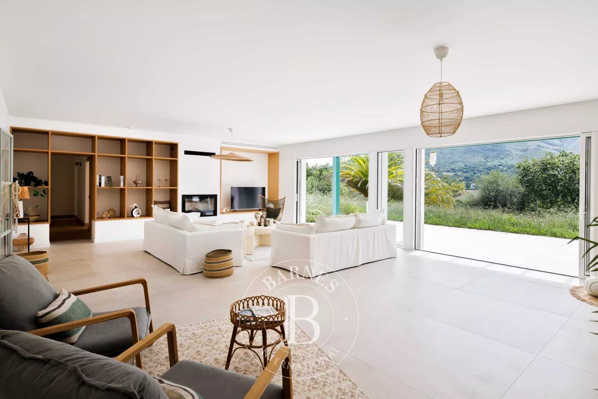 Urrugne  - House 6 Bedrooms