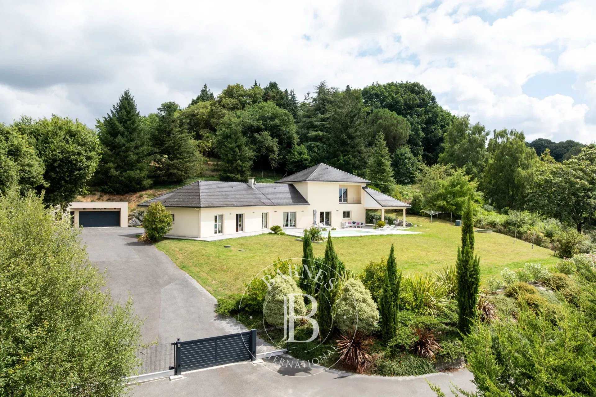 Pau  - Casa 10 Cuartos 4 Habitaciones