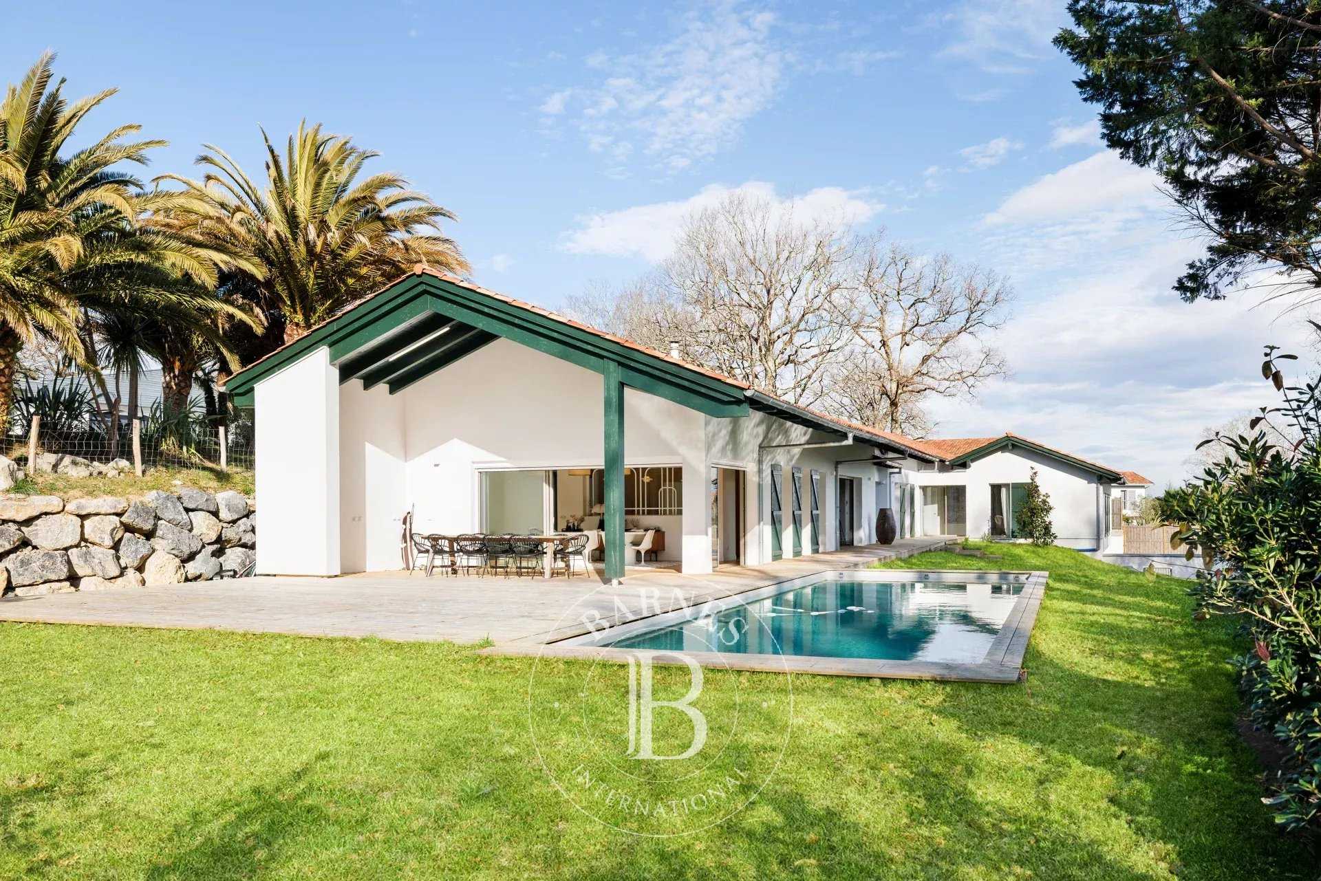 Bassussarry  - Maison 6 Pi&egrave;ces 5 Chambres