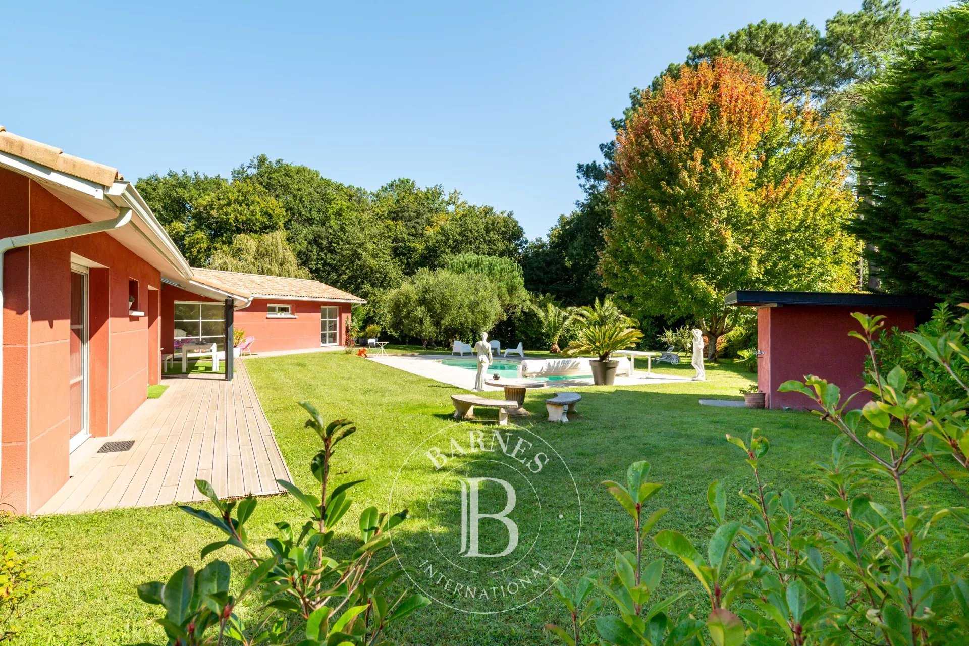 Angresse  - Maison 7 Pi&egrave;ces 5 Chambres