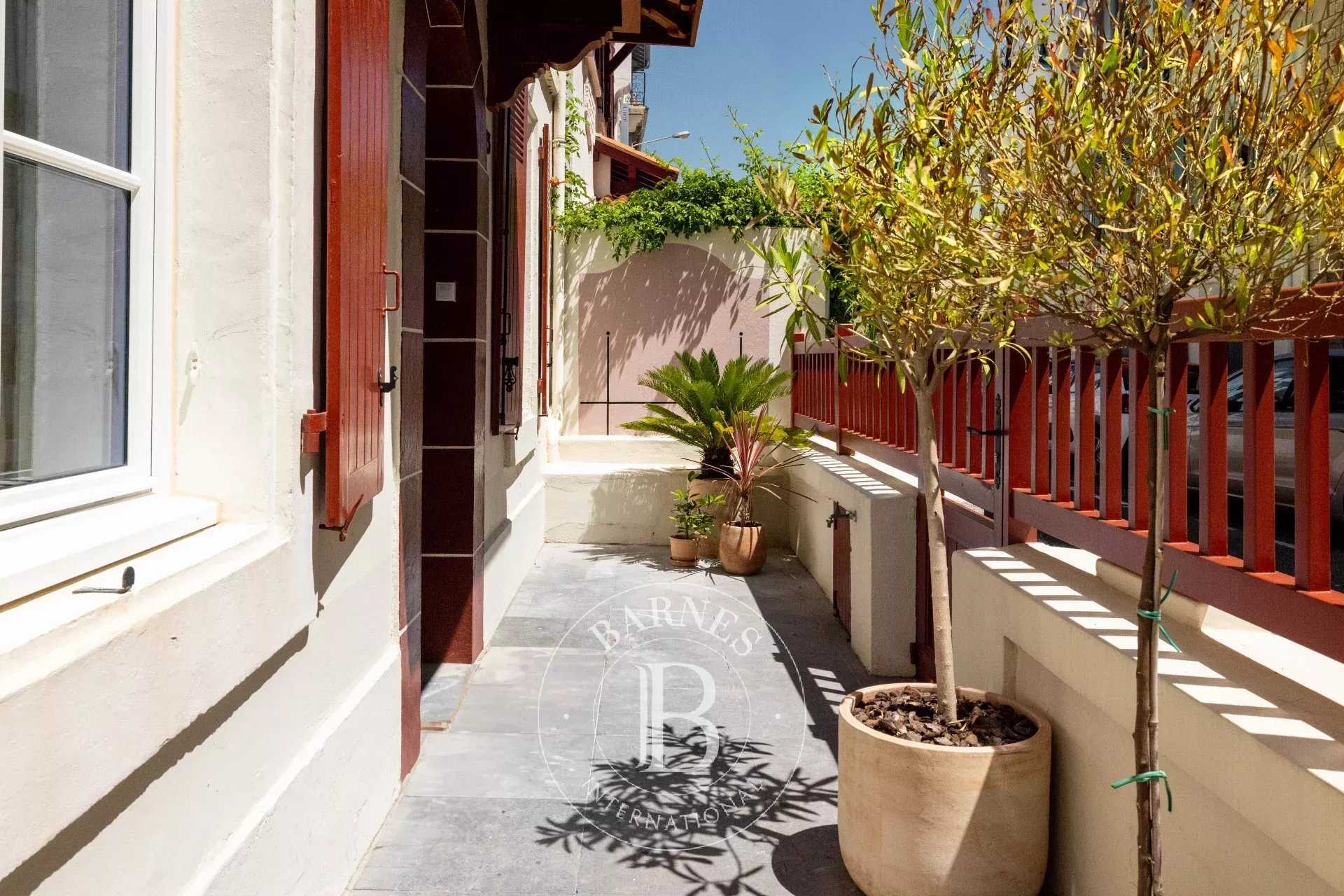 Biarritz  - Maison 7 Pi&egrave;ces 4 Chambres