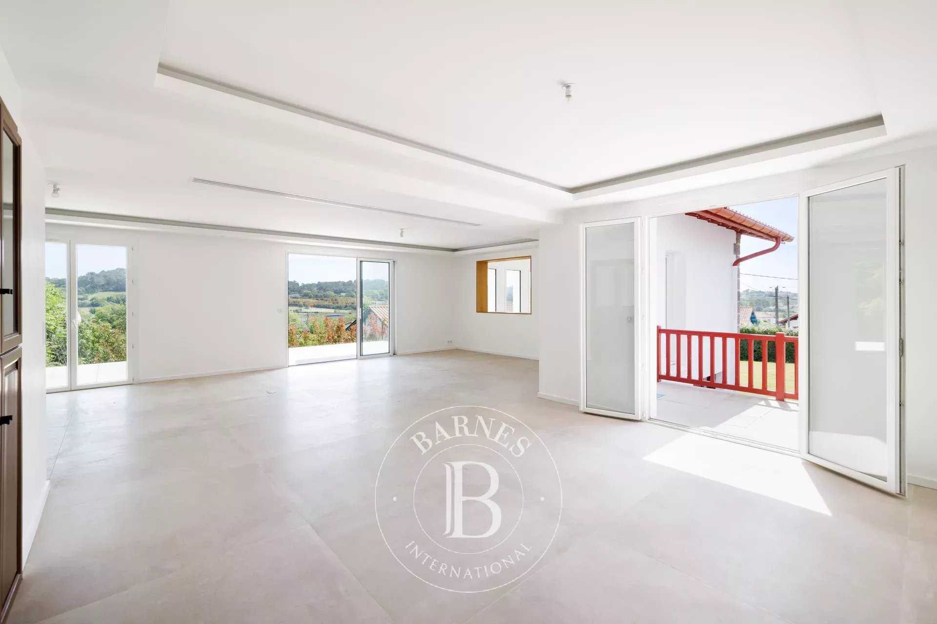 Bidart  - Maison 7 Pi&egrave;ces 5 Chambres