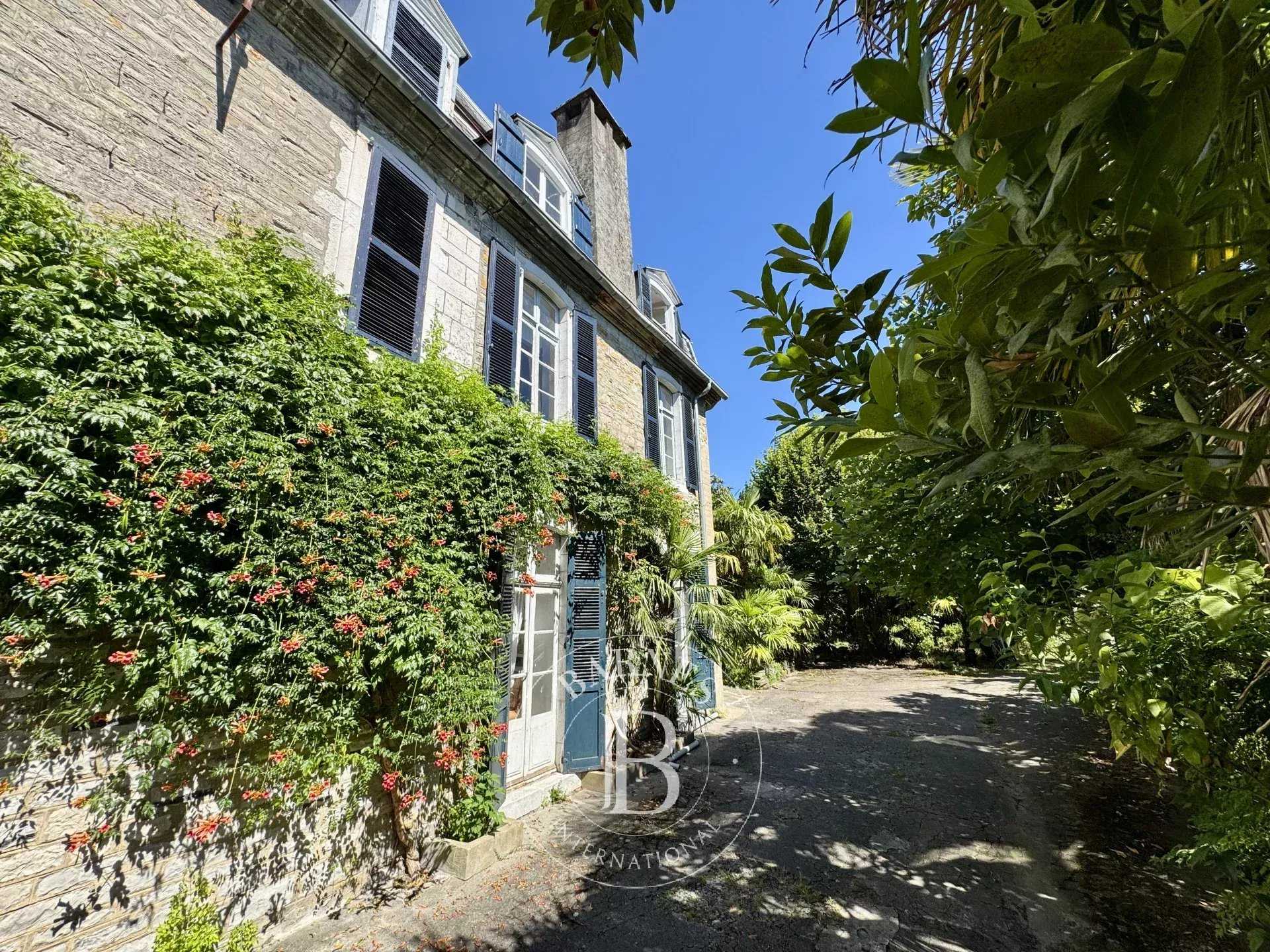 Salies-de-Béarn  - Propriété 18 Pi&egrave;ces 13 Chambres
