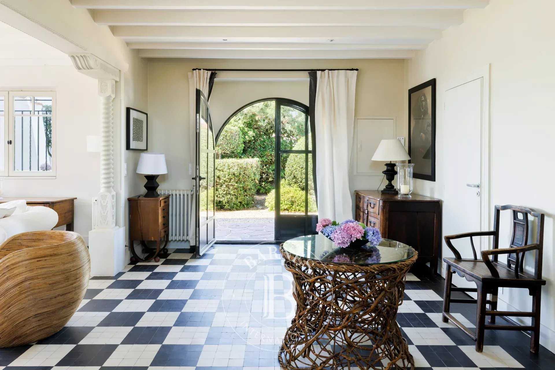 Bidart  - Maison 8 Pi&egrave;ces 5 Chambres