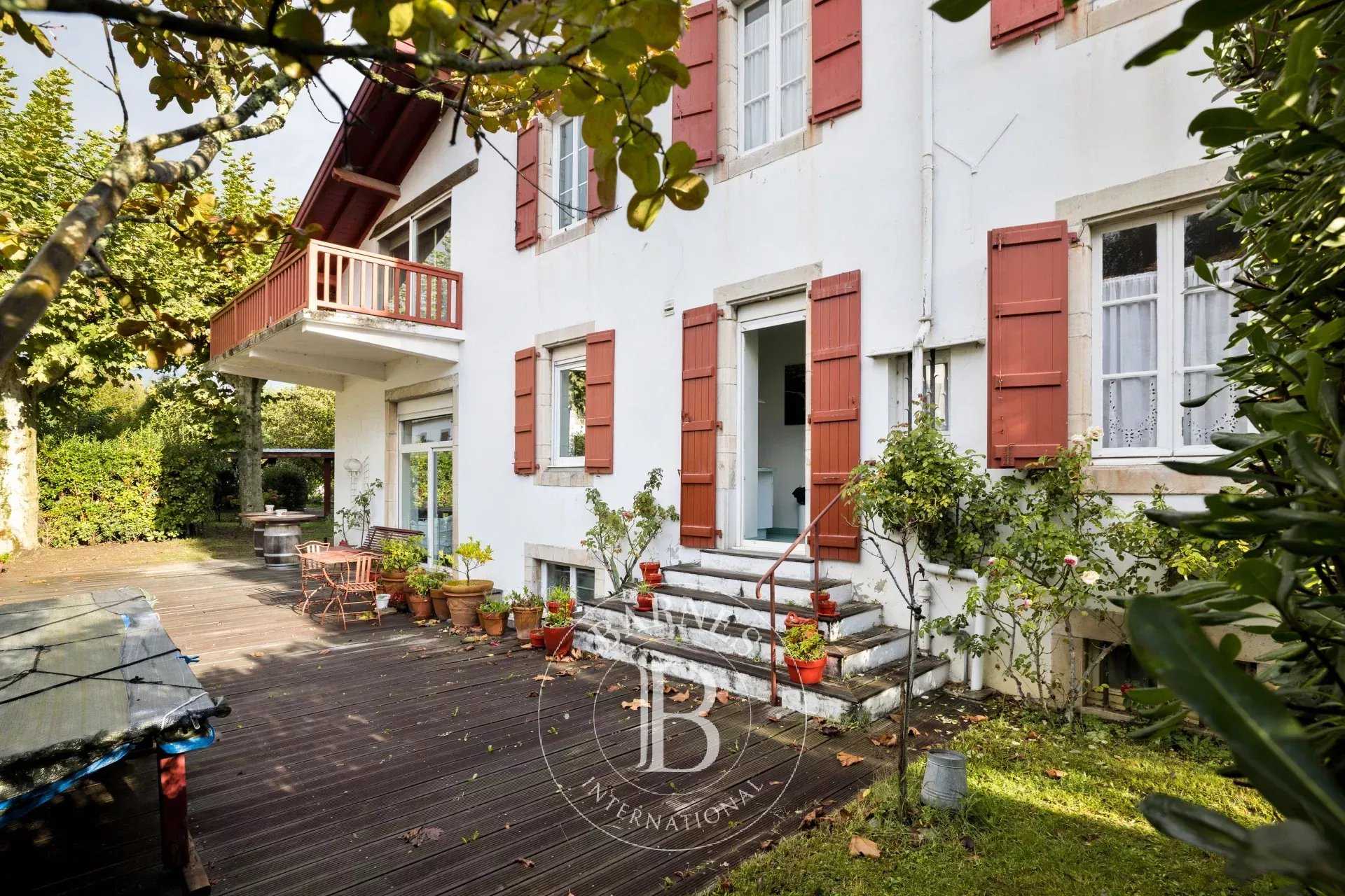 Ustaritz  - Maison 11 Pi&egrave;ces 9 Chambres