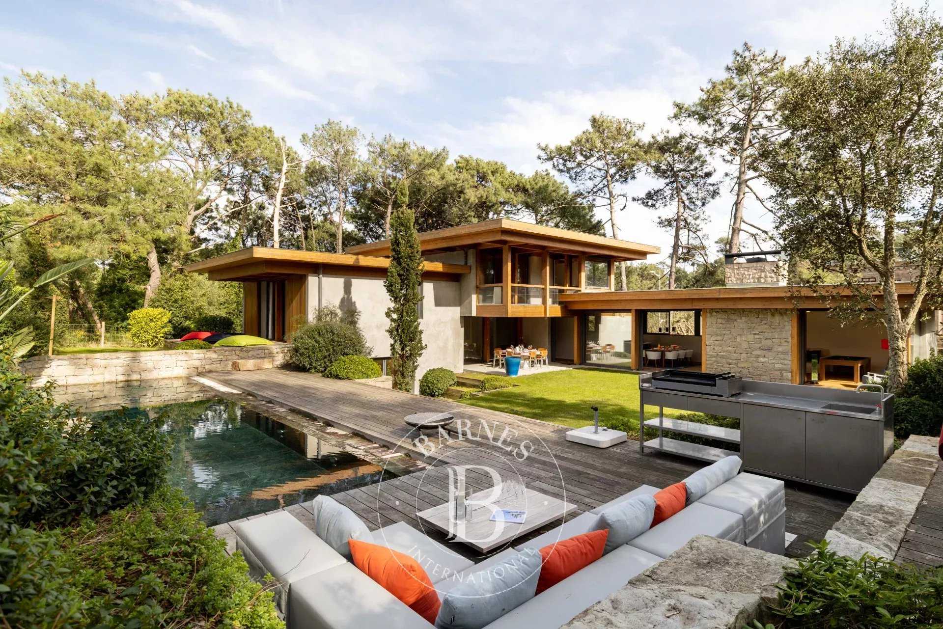 MAJESTIC - Beautiful wooden villa with swimming pool 5 min walk from the beaches of Anglet picture 20
