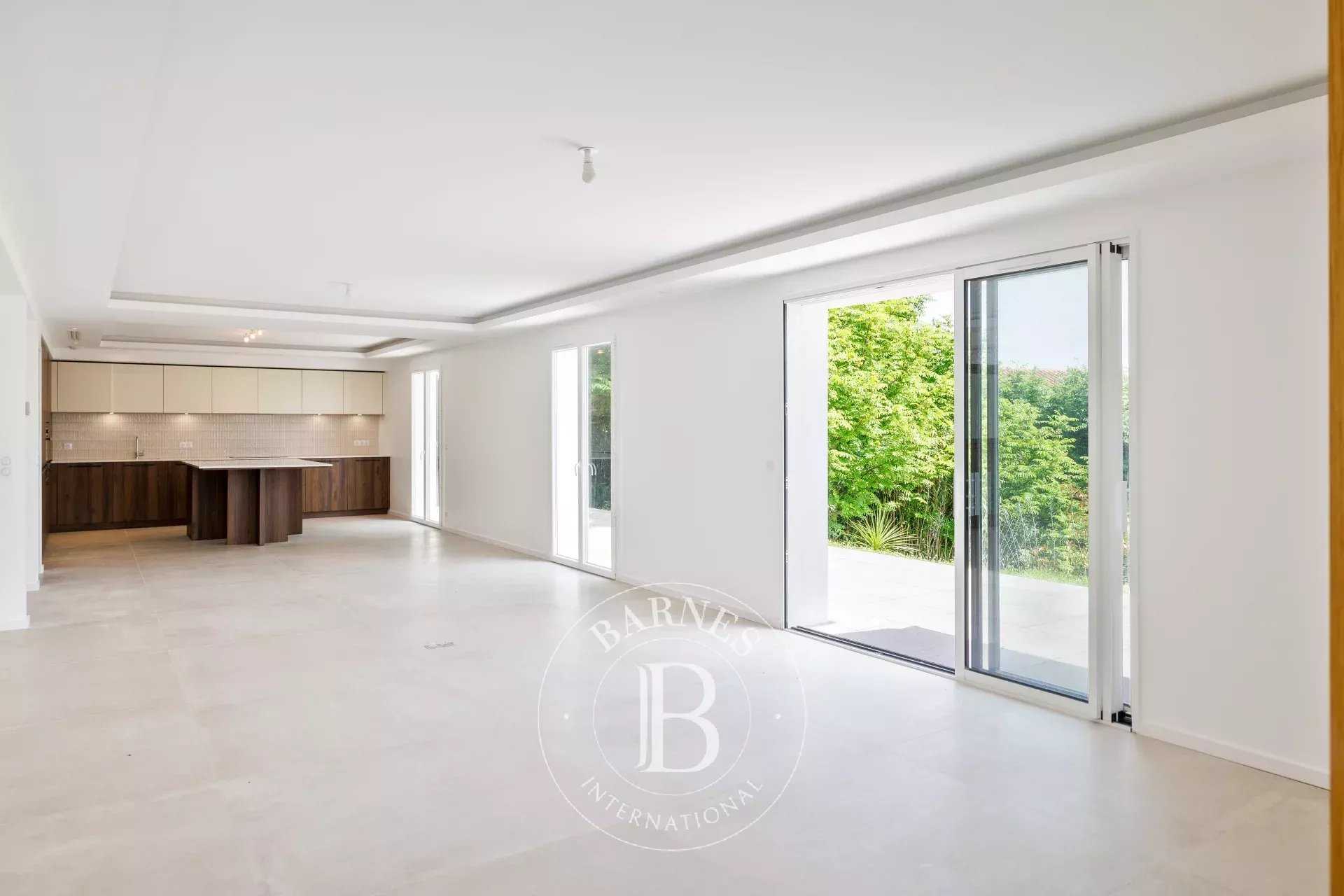 Bidart  - Maison 7 Pi&egrave;ces 5 Chambres