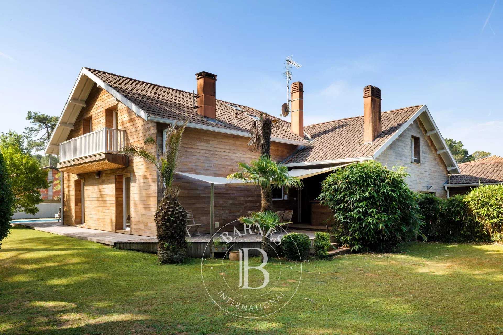 Anglet  - Maison 7 Pi&egrave;ces 5 Chambres