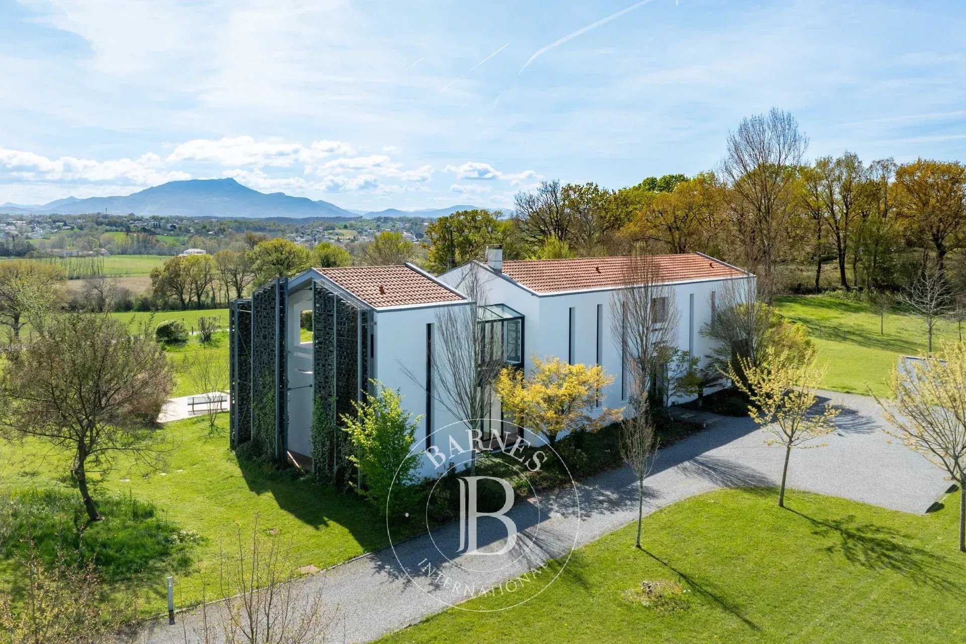 Arbonne  - Maison 8 Pi&egrave;ces 4 Chambres