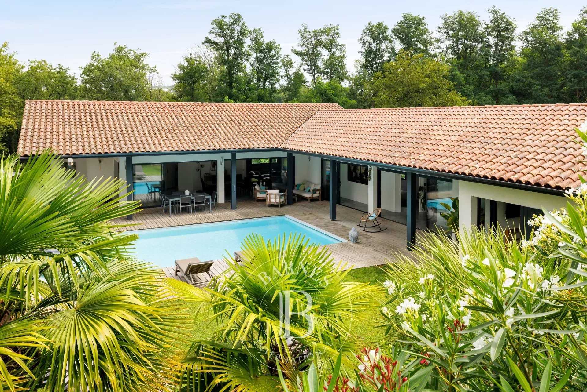 Ahetze  - Maison 8 Pi&egrave;ces 4 Chambres