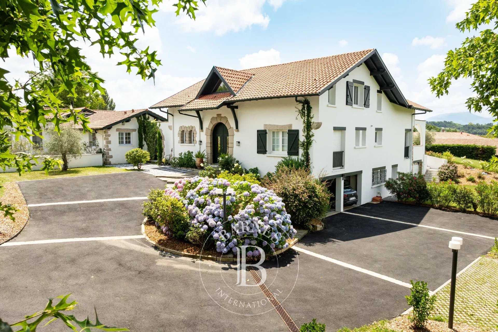 Bidart  - House 9 Bedrooms