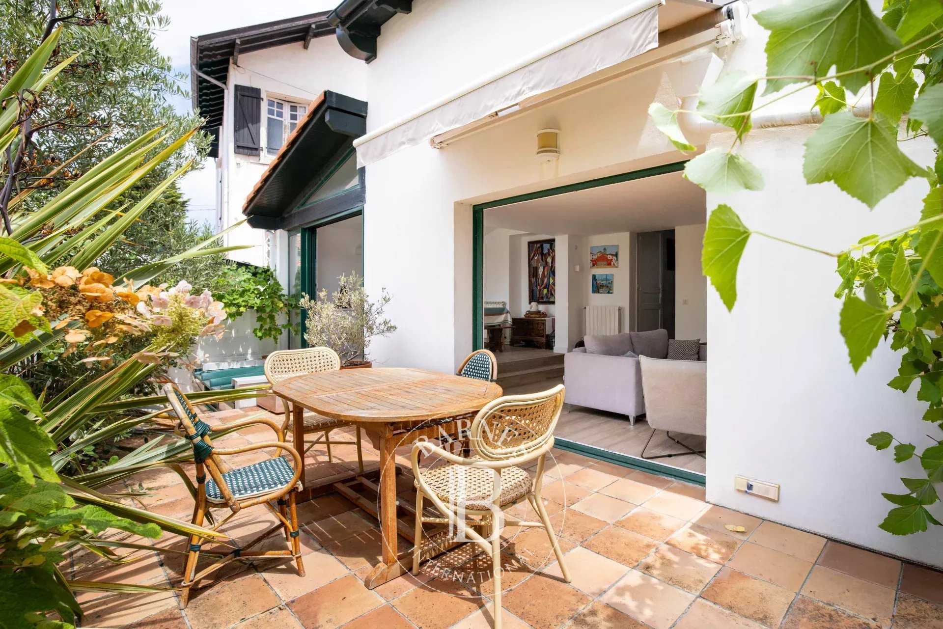 Biarritz  - Maison 6 Pi&egrave;ces 4 Chambres