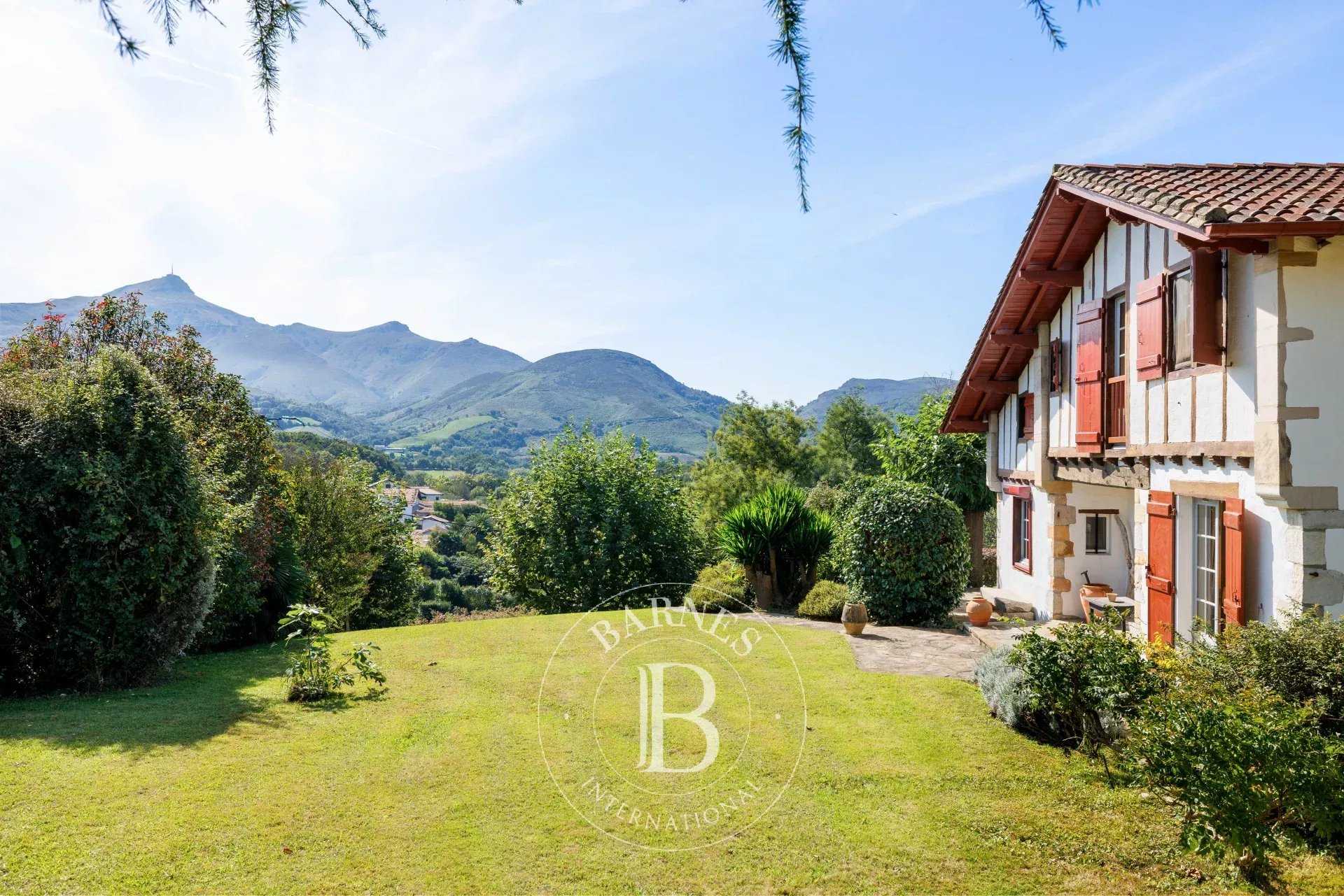 Casa Urrugne  -  ref 86155400 (picture 1)