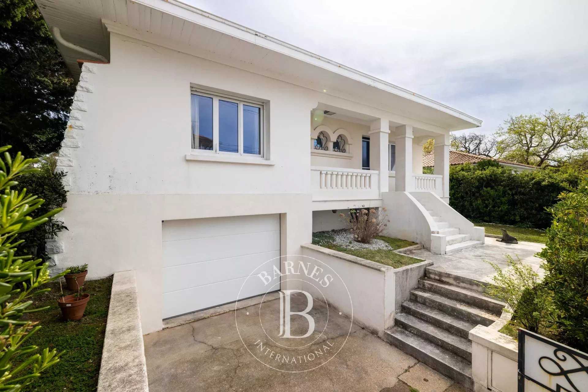 House Biarritz  -  ref 84242749 (picture 1)