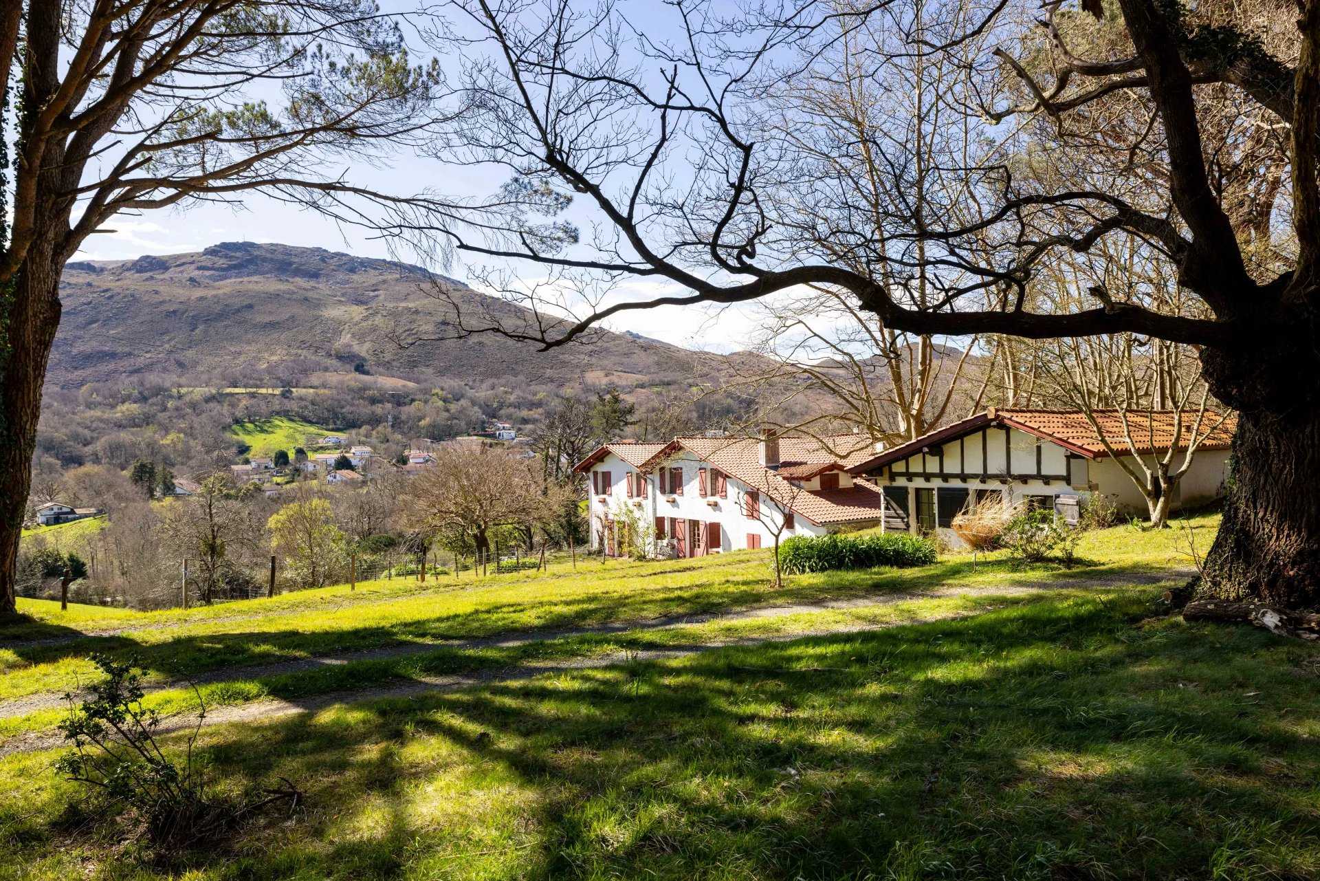 Maison Ascain  -  ref 84136266 (picture 1)