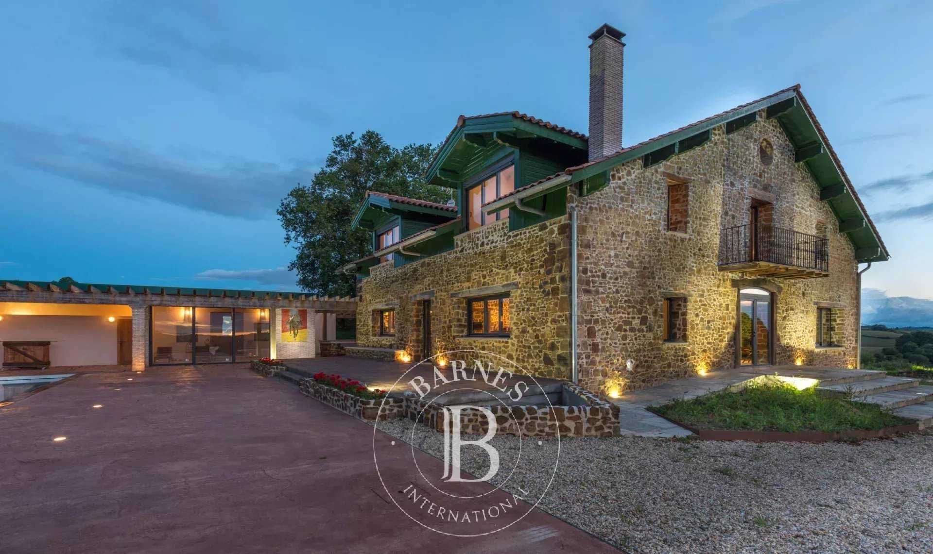 Property Bayonne  -  ref 2703756 (picture 1)