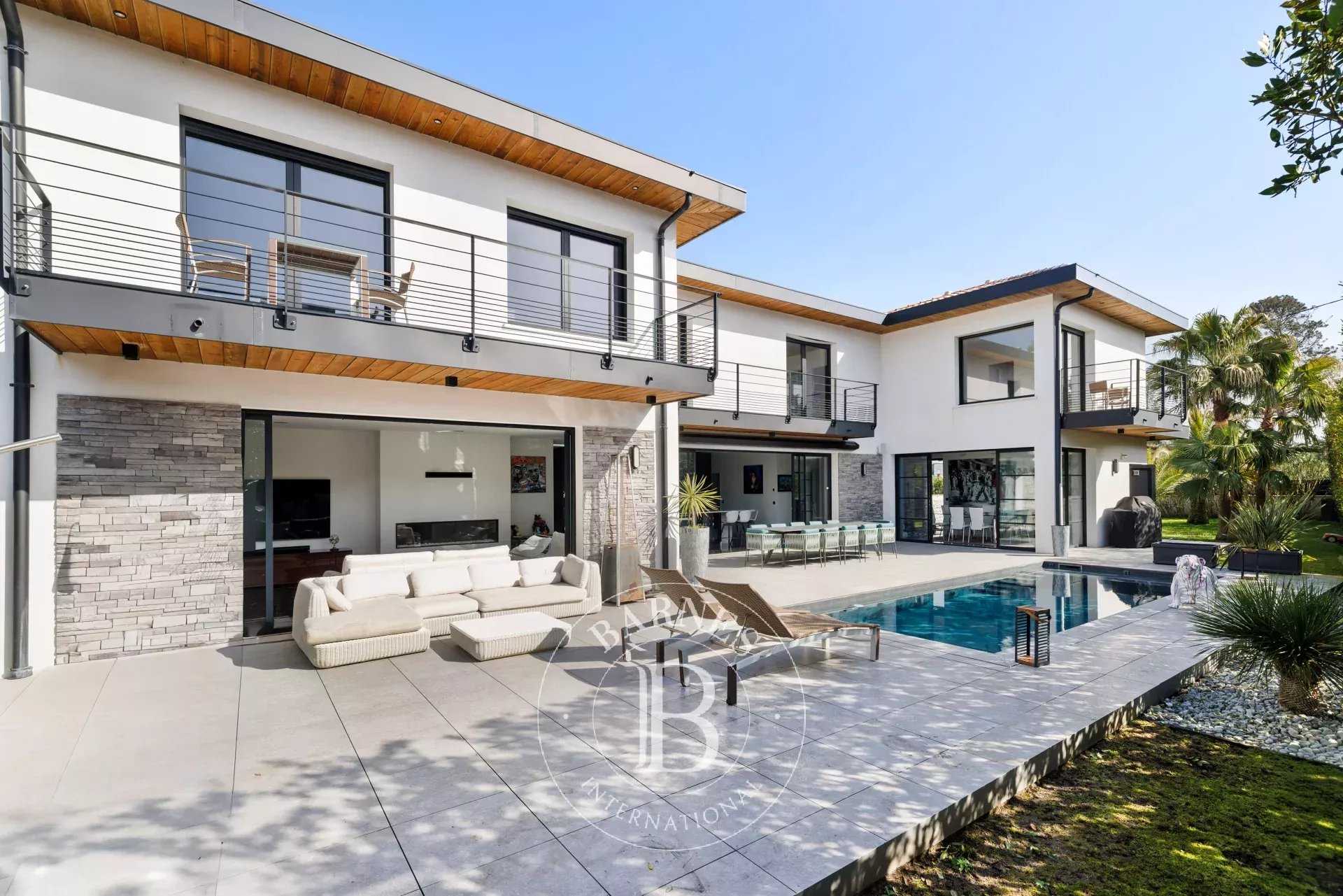 Anglet  - Maison 7 Pi&egrave;ces 3 Chambres