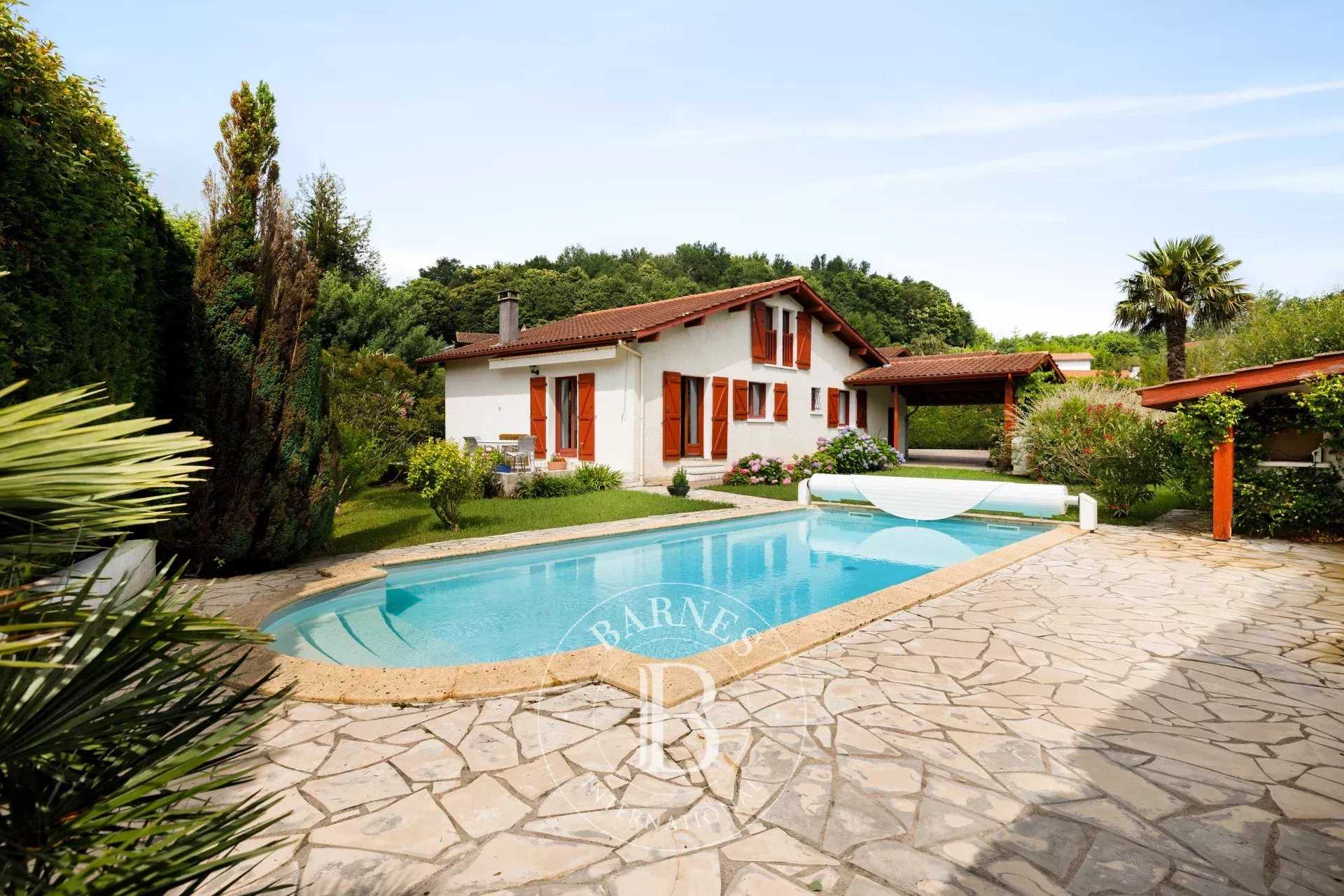 Maison Ascain  -  ref 85861111 (picture 1)