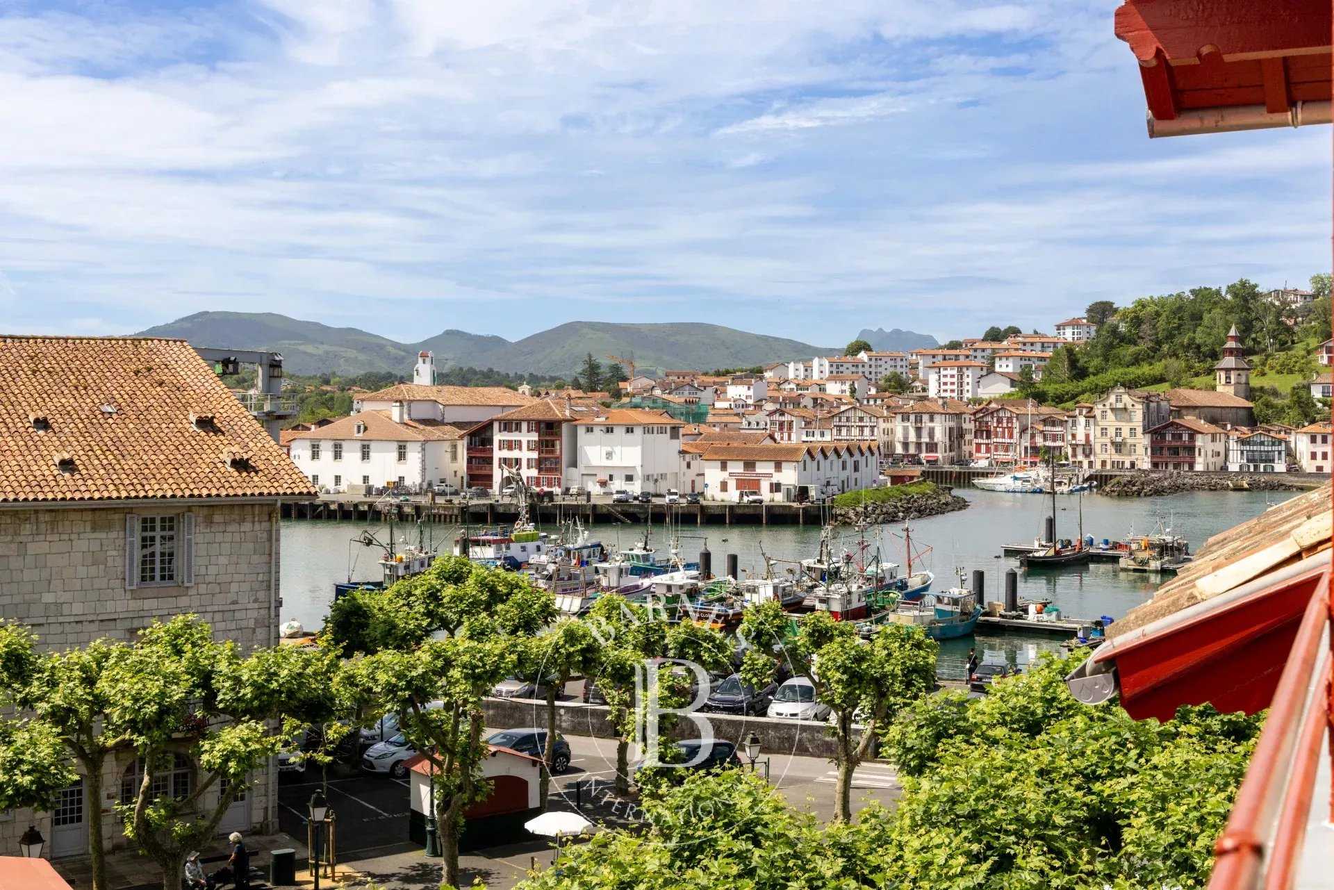 Apartment Saint-Jean-de-Luz  -  ref 84704362 (picture 1)