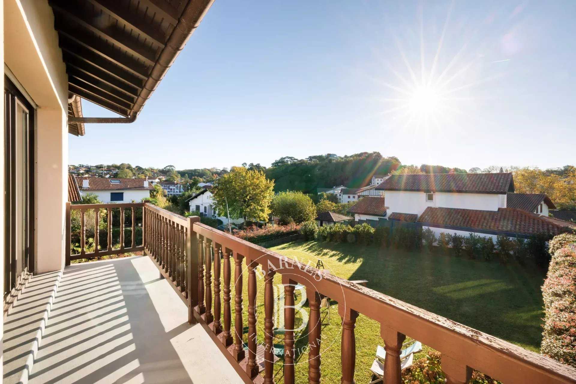 Appartement Saint-Jean-de-Luz  -  ref 85339804 (picture 1)