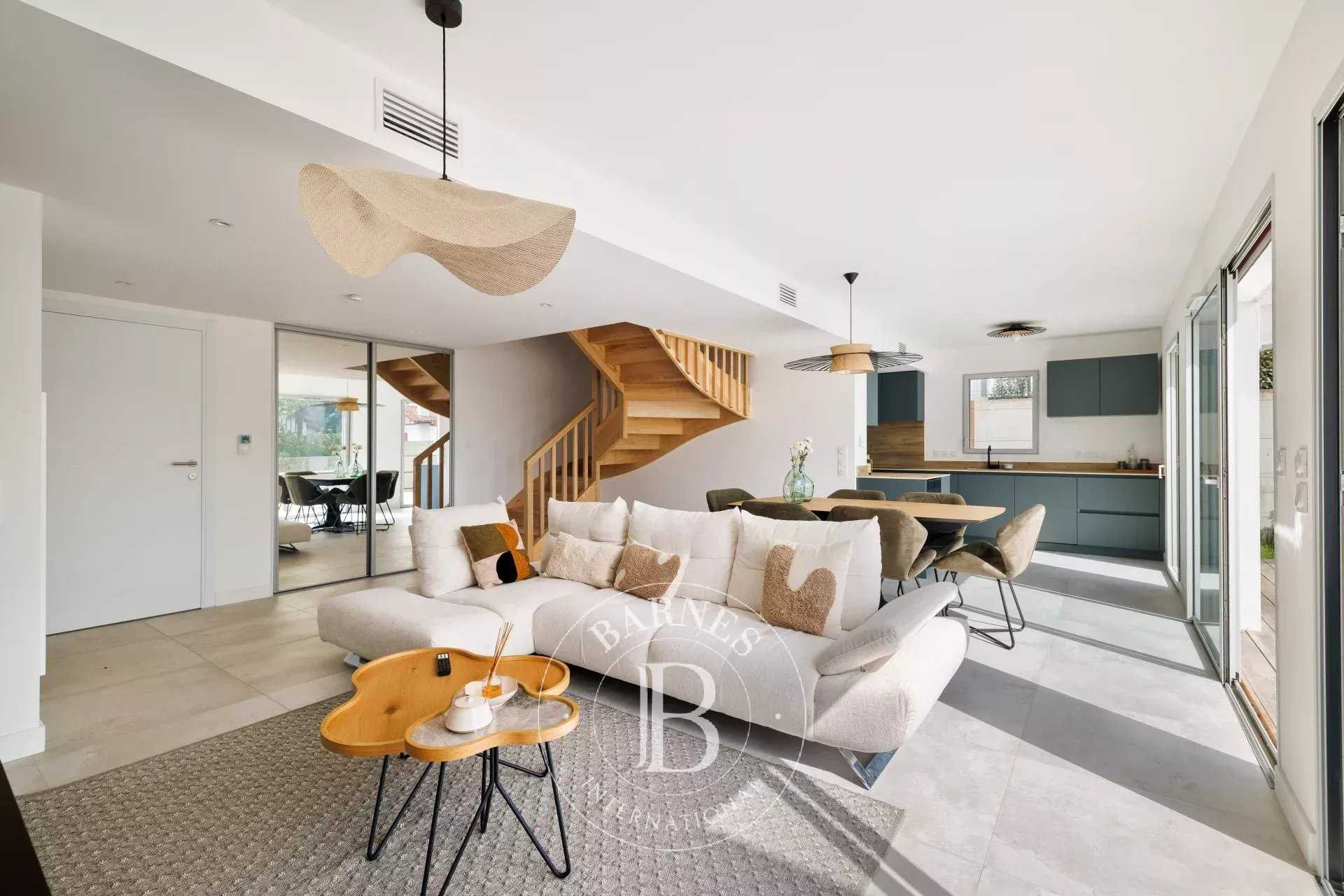 Casa Urrugne  -  ref 85977435 (picture 1)