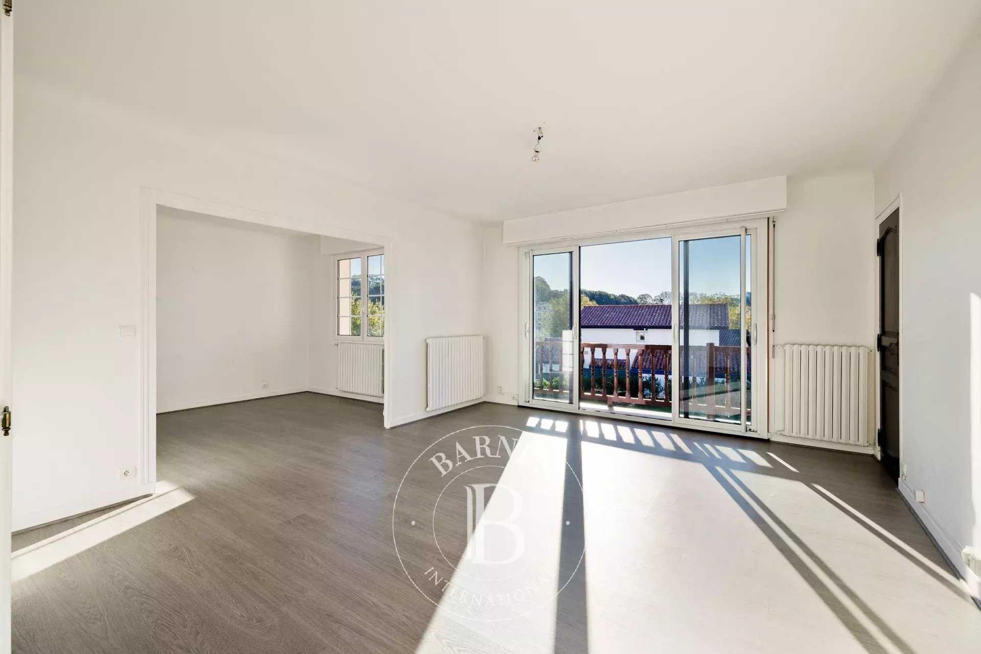 Appartement Saint-Jean-de-Luz  -  ref 85339804 (picture 3)
