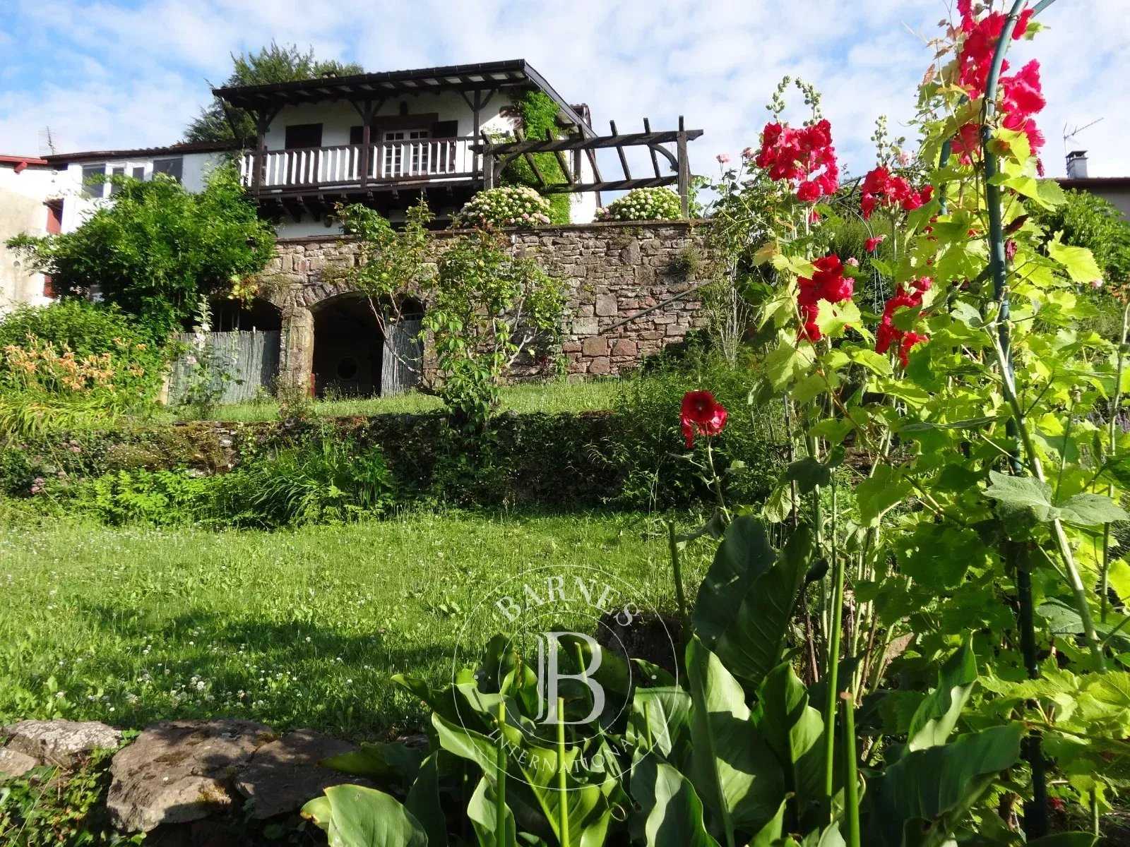 Casa Saint-Jean-Pied-de-Port  -  ref 86615508 (picture 1)