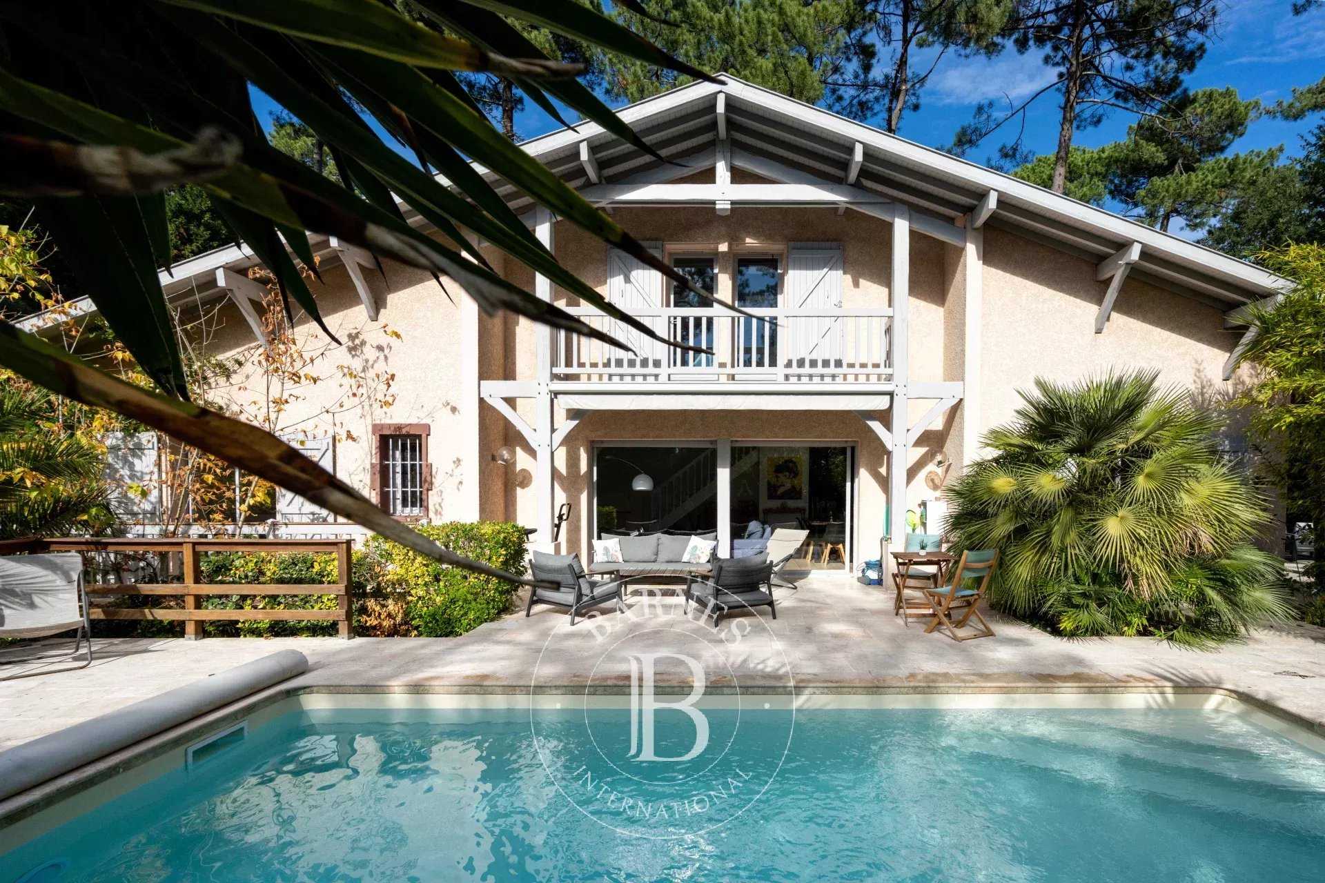 Villa Hossegor  -  ref 86367112 (picture 1)