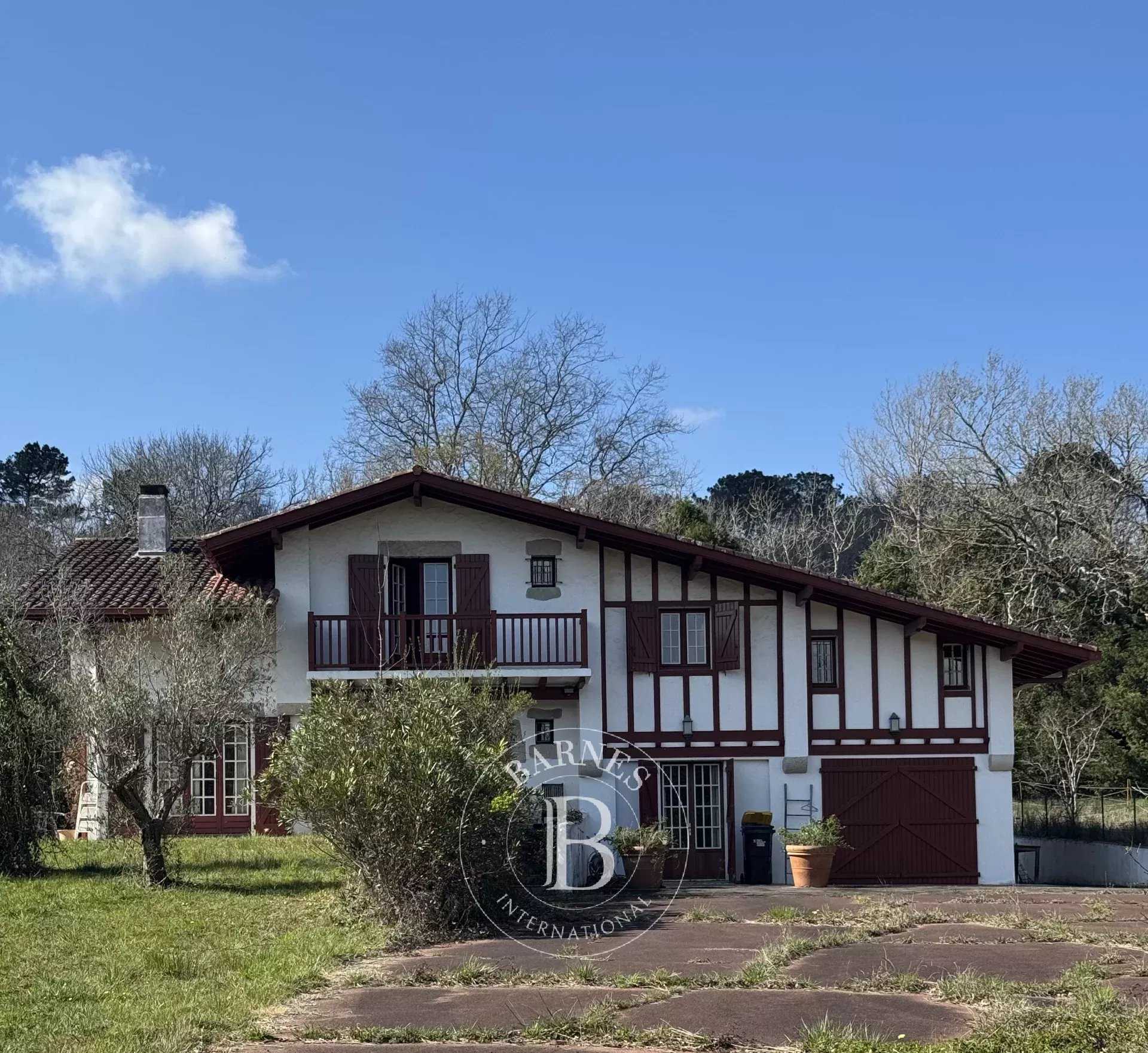 Maison Ascain  -  ref 2704097 (picture 1)